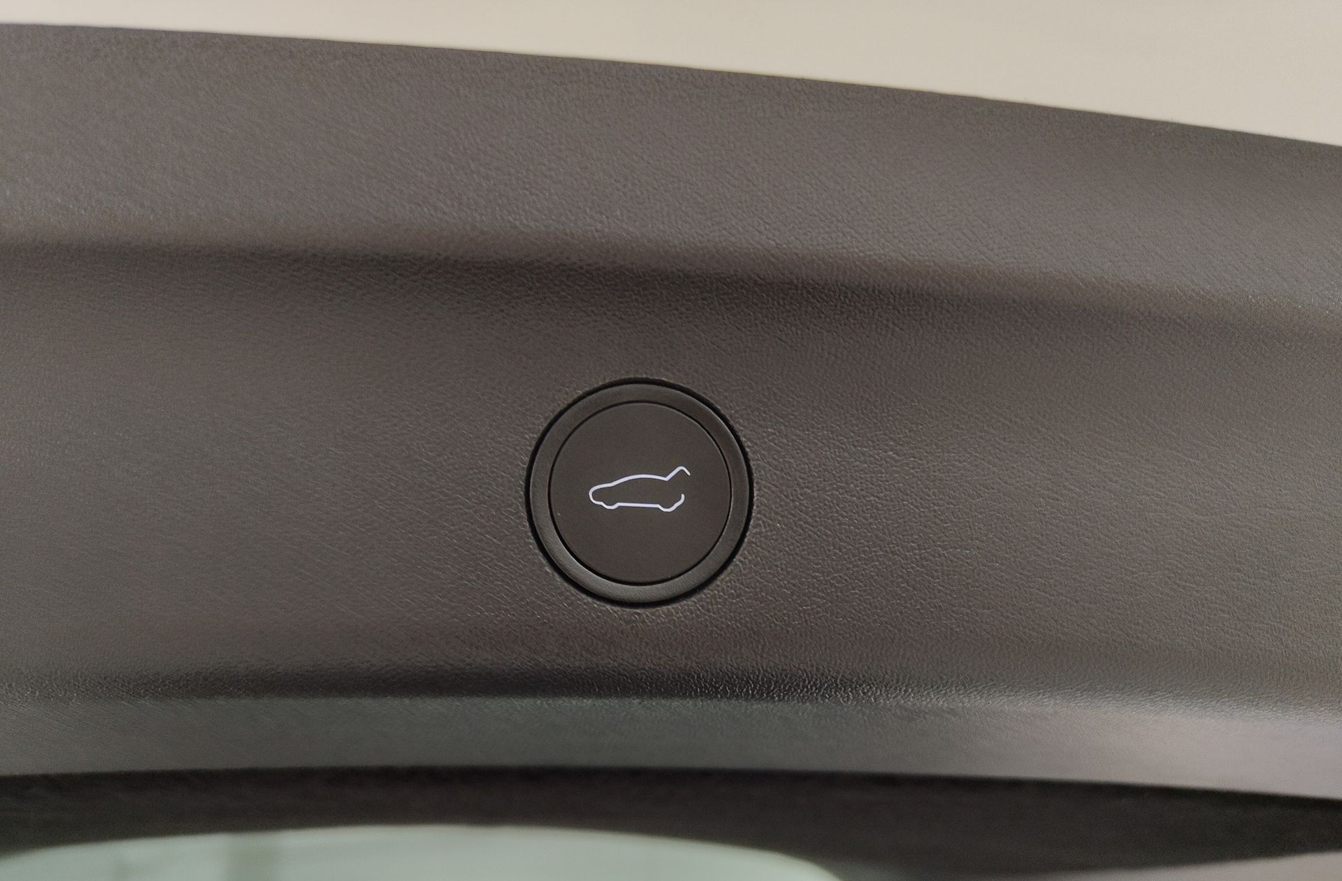 Tesla Model Y Gran Autonomía 4WD - foto 22