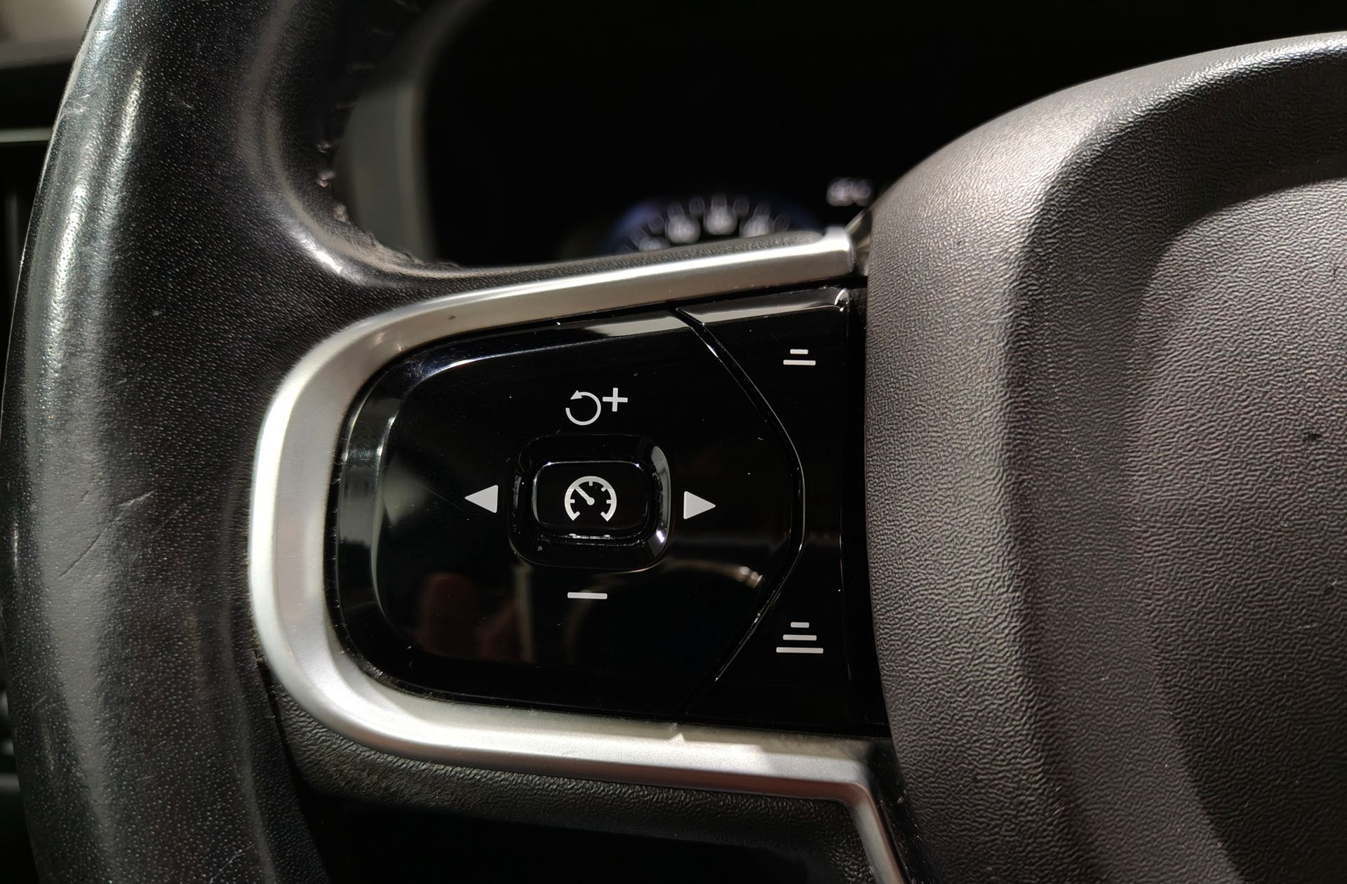 Volvo XC60 B4 D Inscription - foto 36