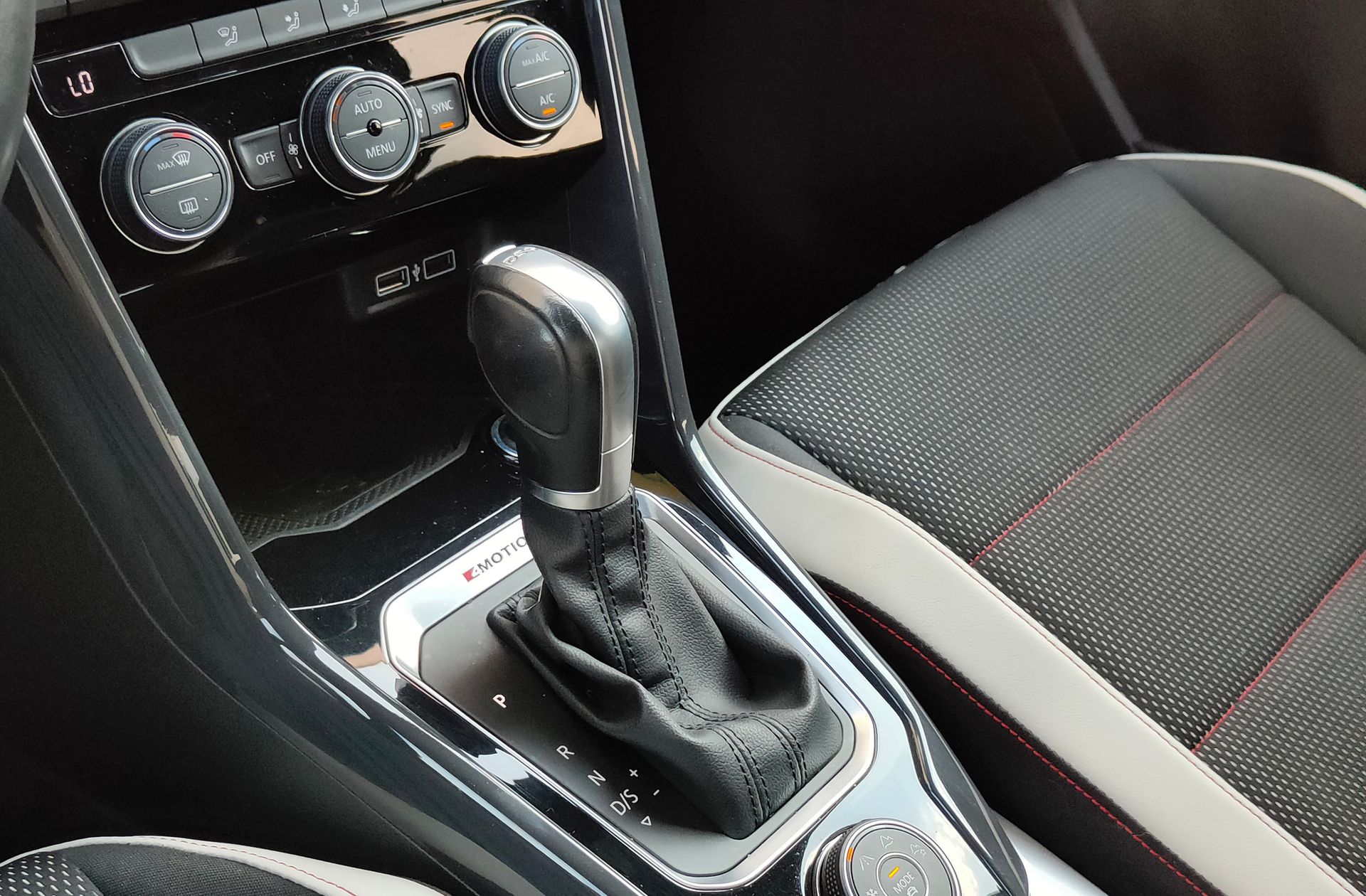 Volkswagen T-Roc Sport 2.0 TDI 4Motion DSG - foto 5