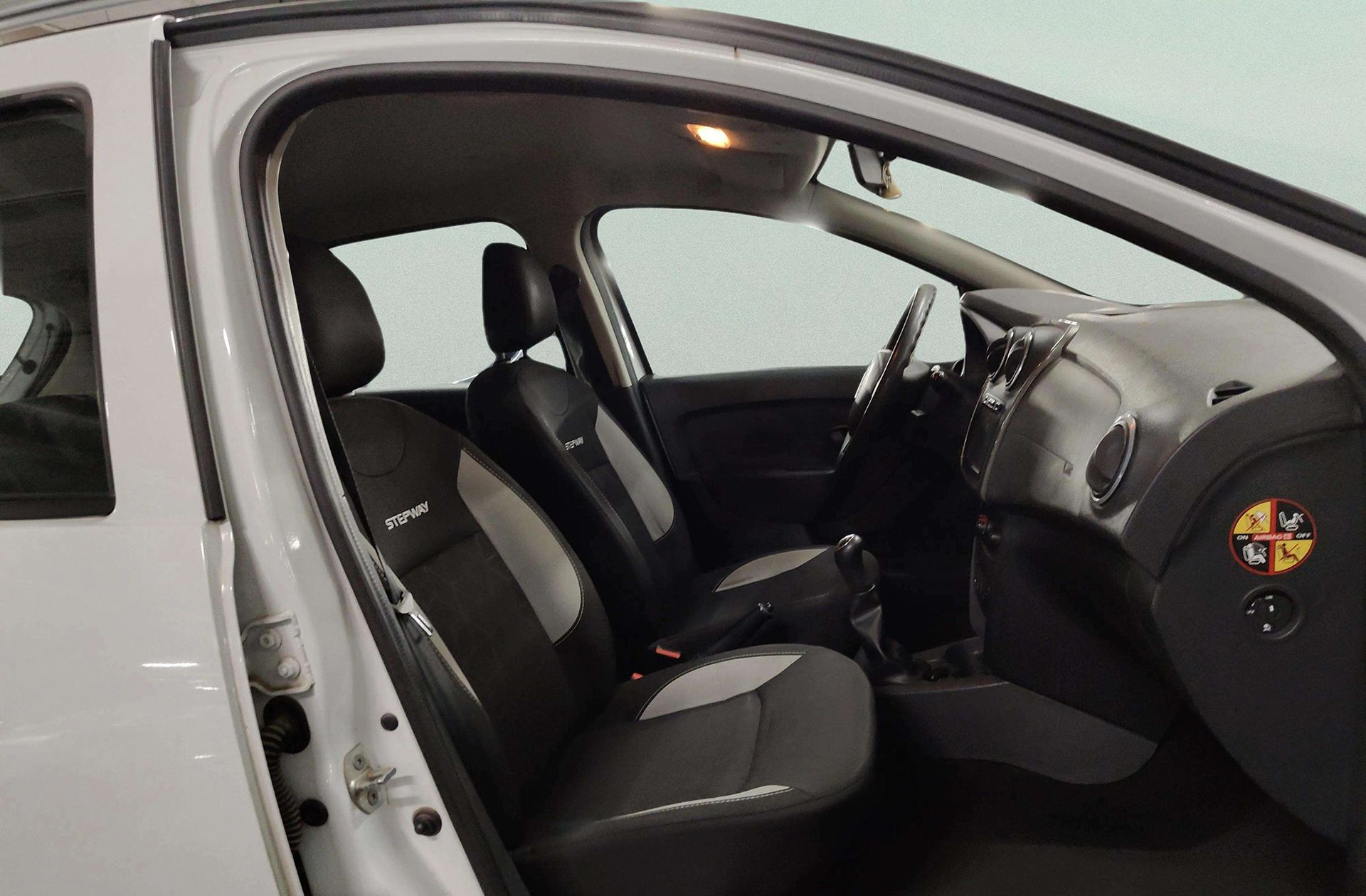 Dacia Sandero Stepway TCe - foto 14