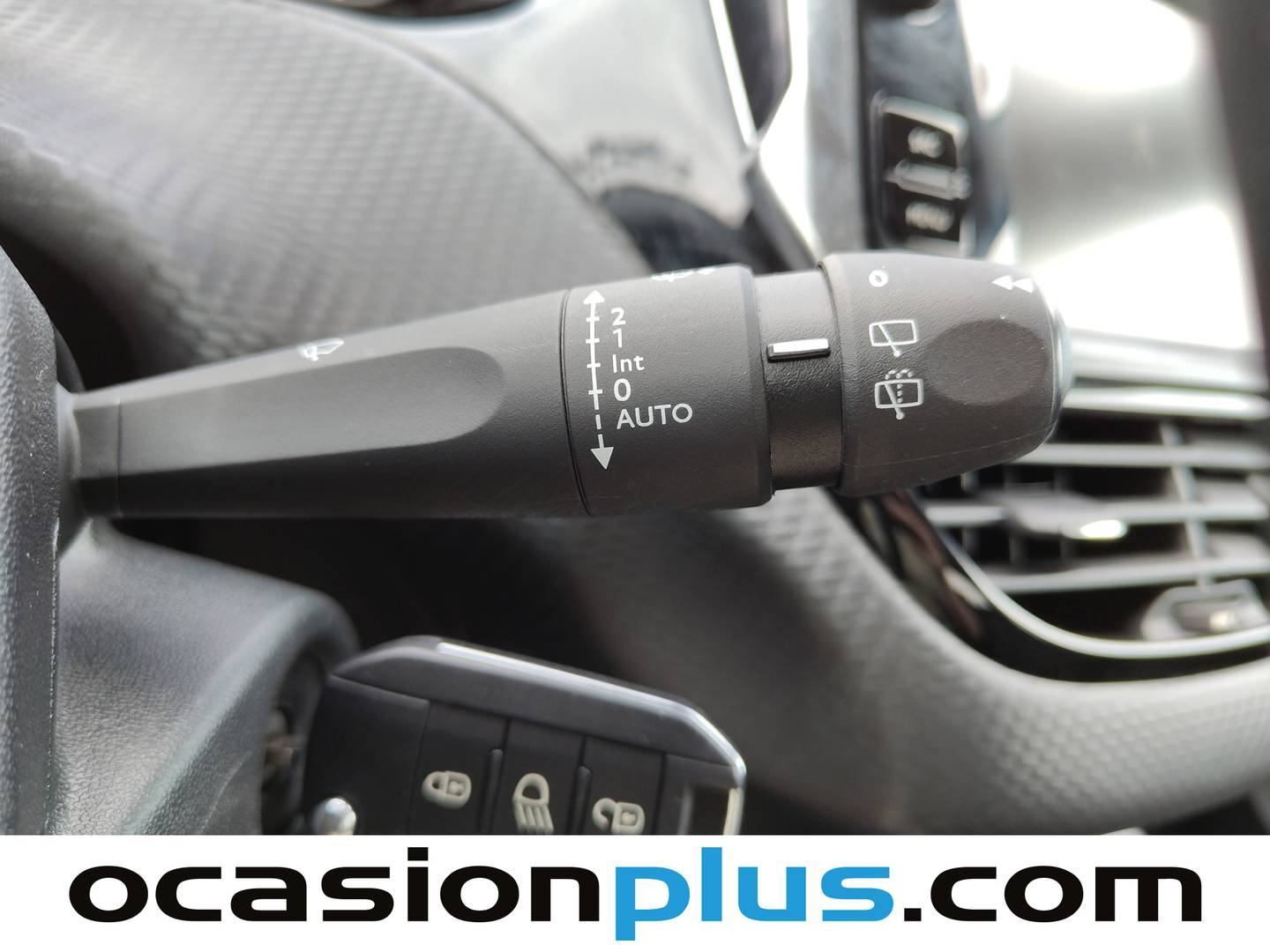 Peugeot 208 Peugeot 208 PureTech Signature (82 CV) barato