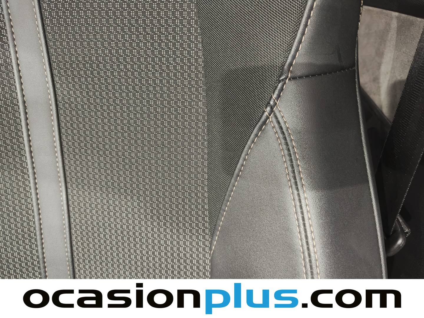 Foto Peugeot 3008 Peugeot 3008 PureTech 130 S&S GT EAT8 (130 CV)