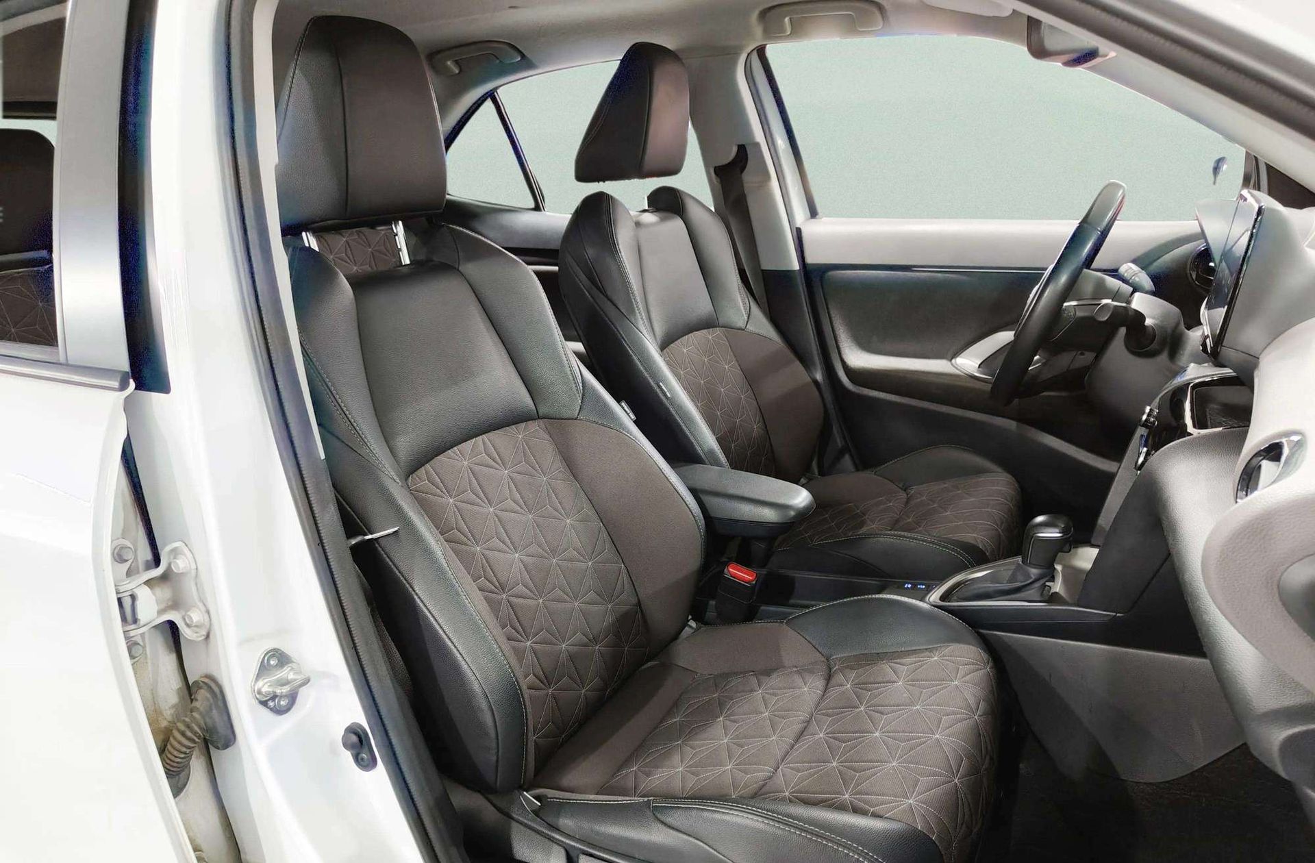 Toyota Yaris Cross 120H Style - foto 21