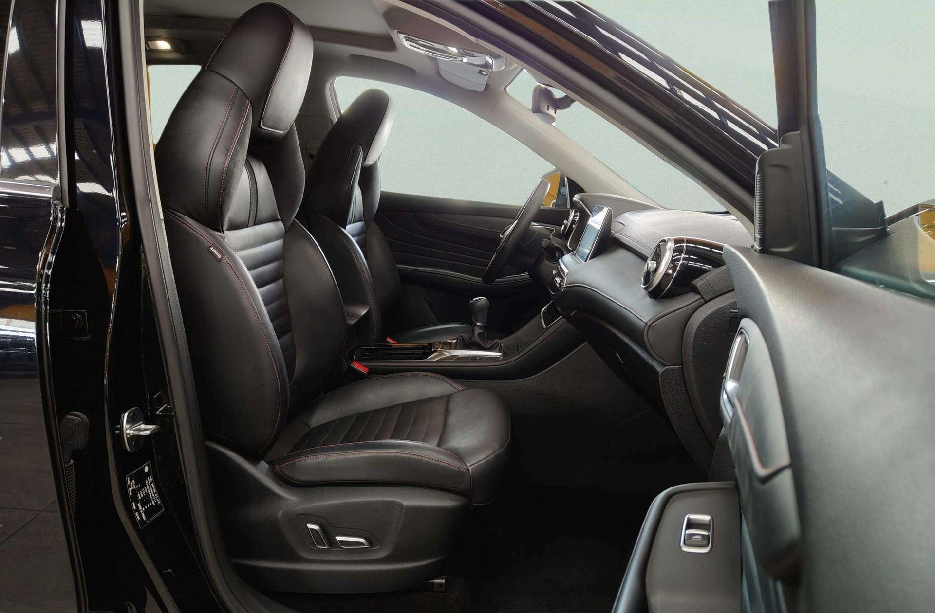 MG HS 1.5 Turbo GDI Luxury - foto 25