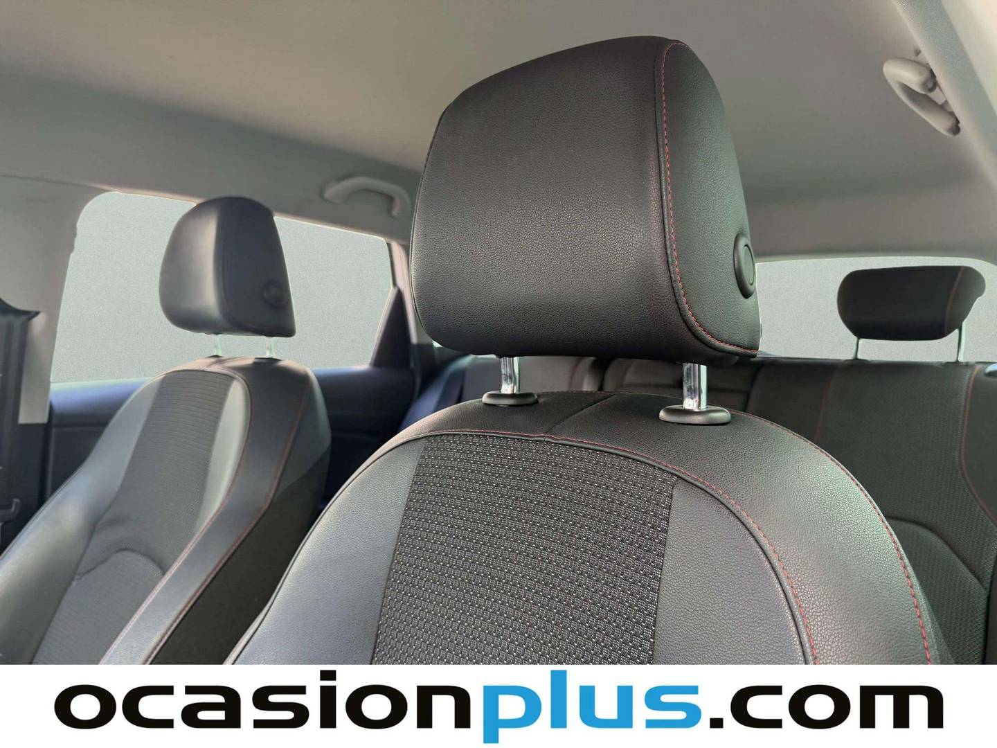 Equipamiento del Seat León Seat León ST 2.0 TDI S&S FR DSG (150 CV)