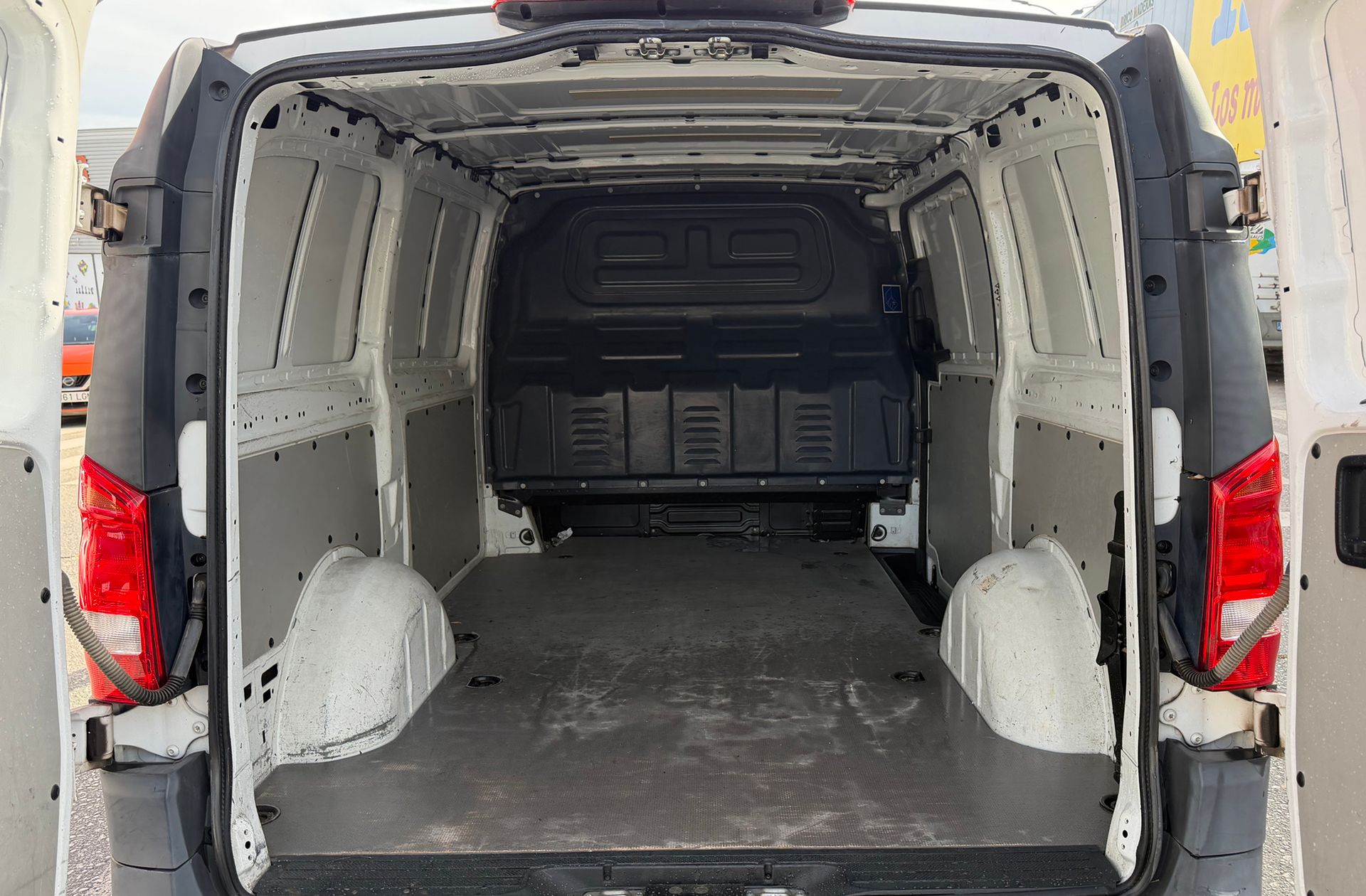 Mercedes-Benz Vito Furgon 110 CDI Base Larga - foto 11