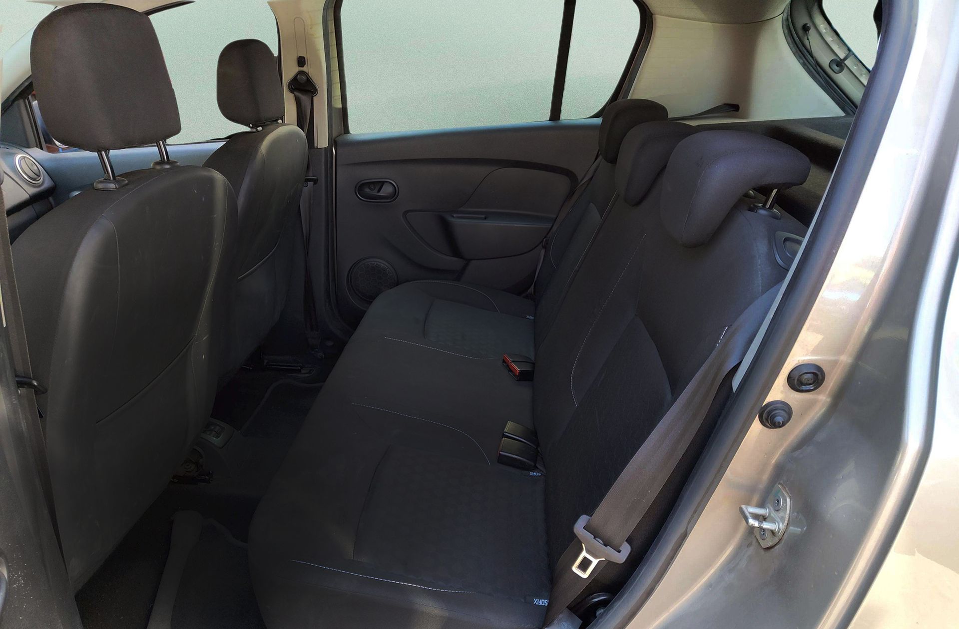 Dacia Sandero Laureate dCi - foto 9