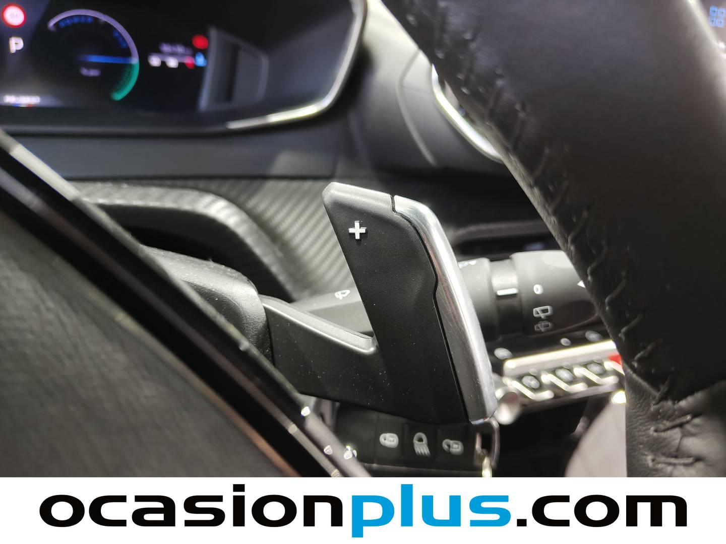 Foto Peugeot 2008 Peugeot 2008 Allure Hybrid eDCS6 (136 CV)