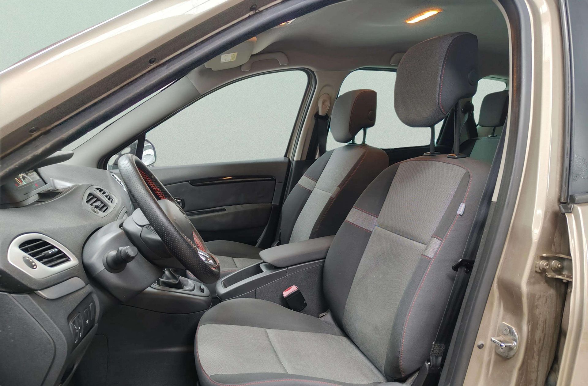 Renault Scénic dCi 95 Selection - foto 8