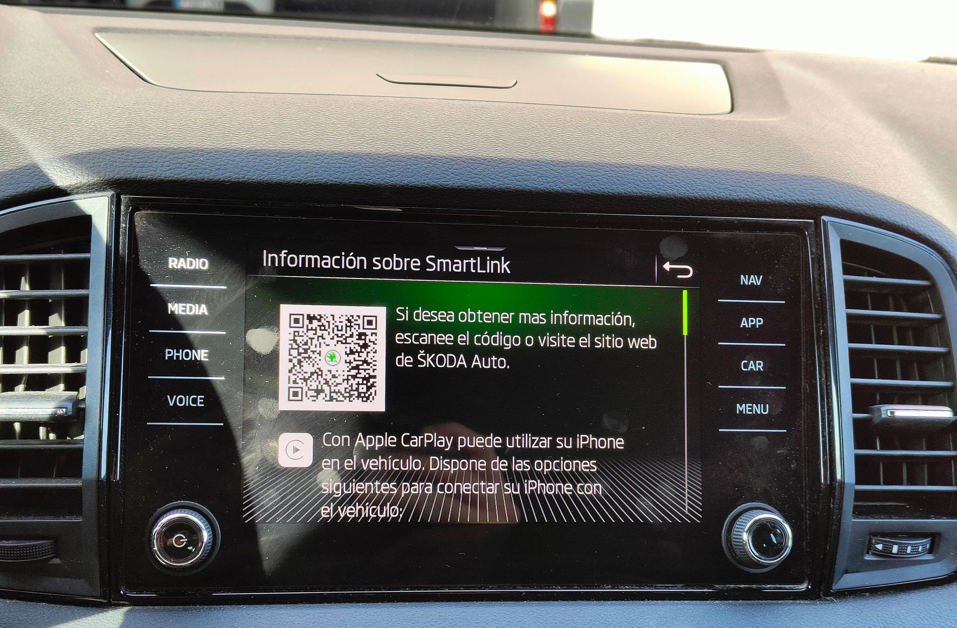 Škoda Karoq 1.5 TSI ACT Sportline DSG - foto 10