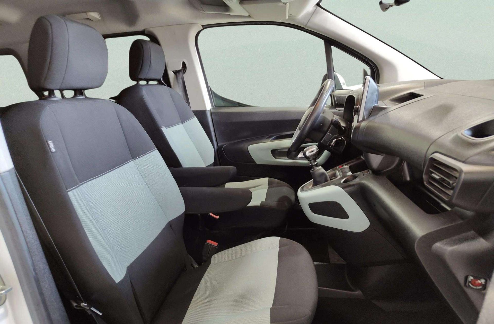 Citroën Berlingo PureTech 110 Talla M Shine - foto 17
