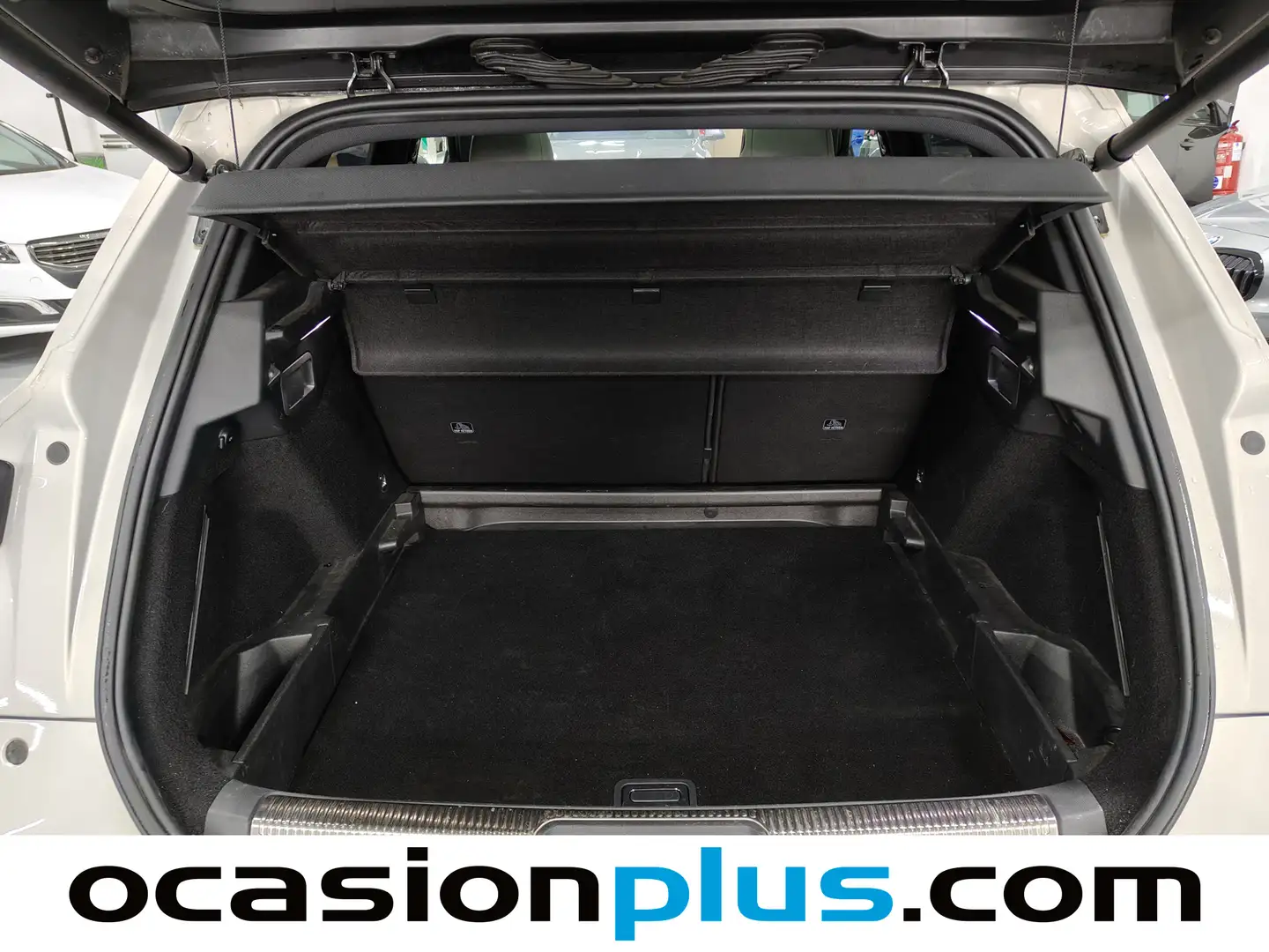 Foto DS DS 7 Crossback DS DS7 Crossback E-Tense 300 Ligne Noire 4WD Auto (300 CV)