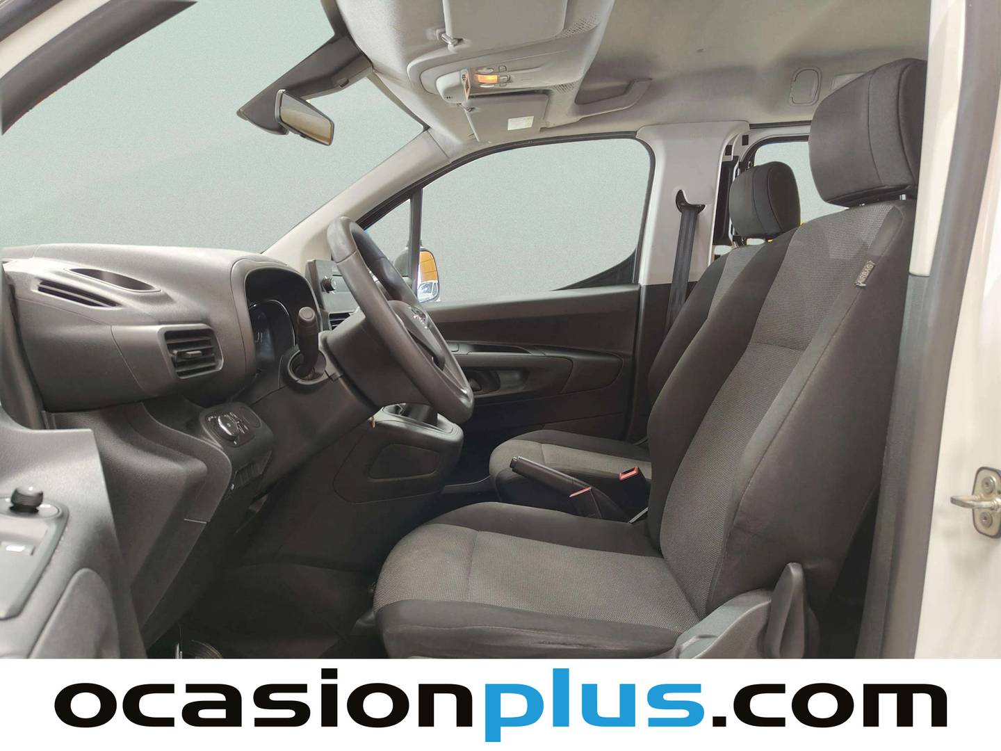 Foto asientos delanteros Opel Combo Life Opel Combo Life 1.5 TD S&S Expression L (102 CV)
