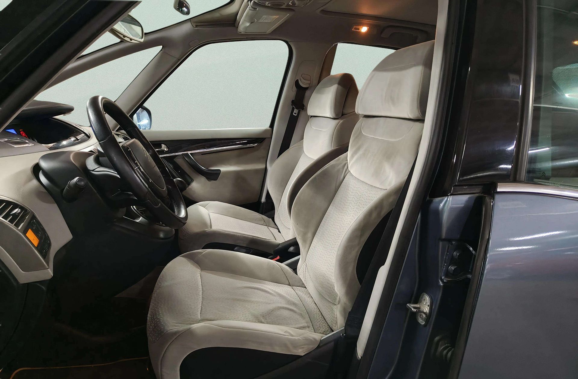Citroën C4 Picasso 1.6 HDi Exclusive - foto 9