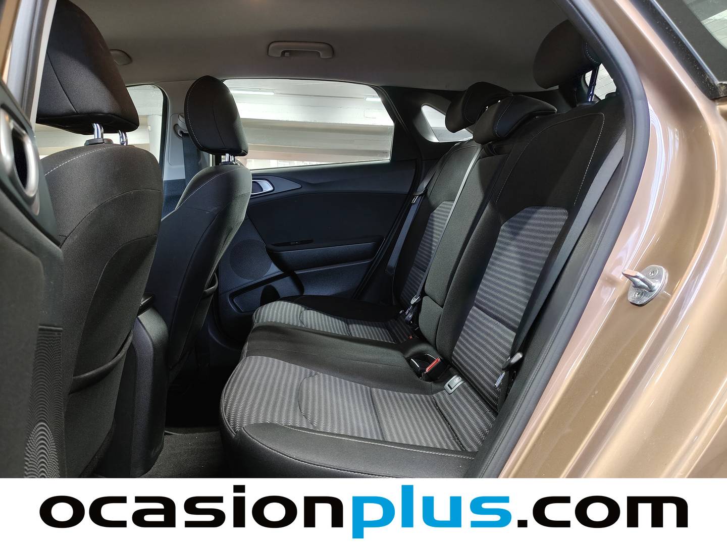 Foto asientos traseros KIA Ceed Kia Ceed 1.0 MHEV Drive DCT (120 CV)