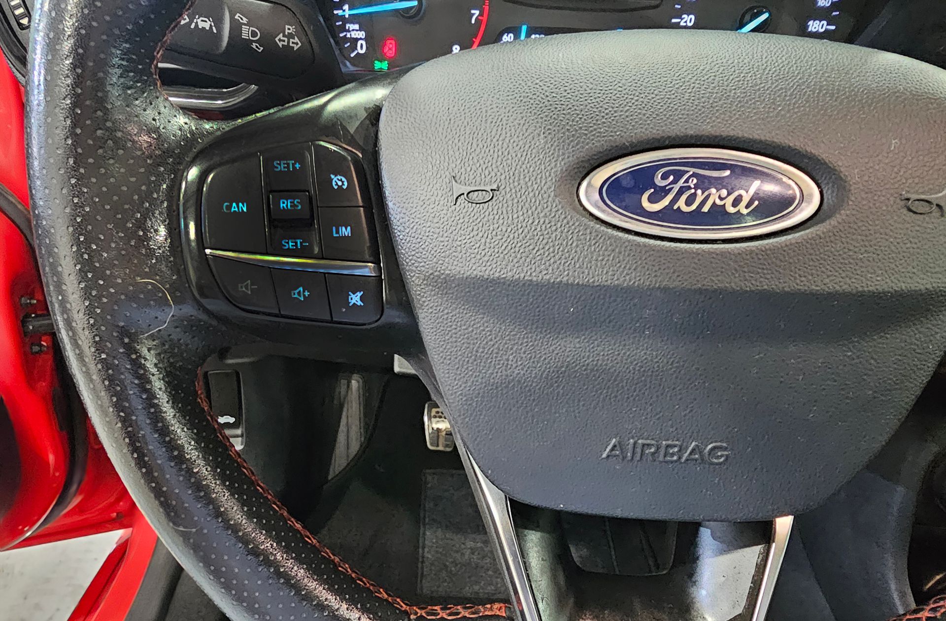 Ford Fiesta 1.0 EcoBoost ST-Line - foto 26