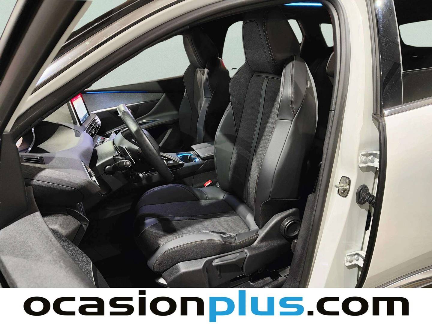 Foto Peugeot 3008 Peugeot 3008 PureTech 130 S&S GT Line EAT8 (130 CV)