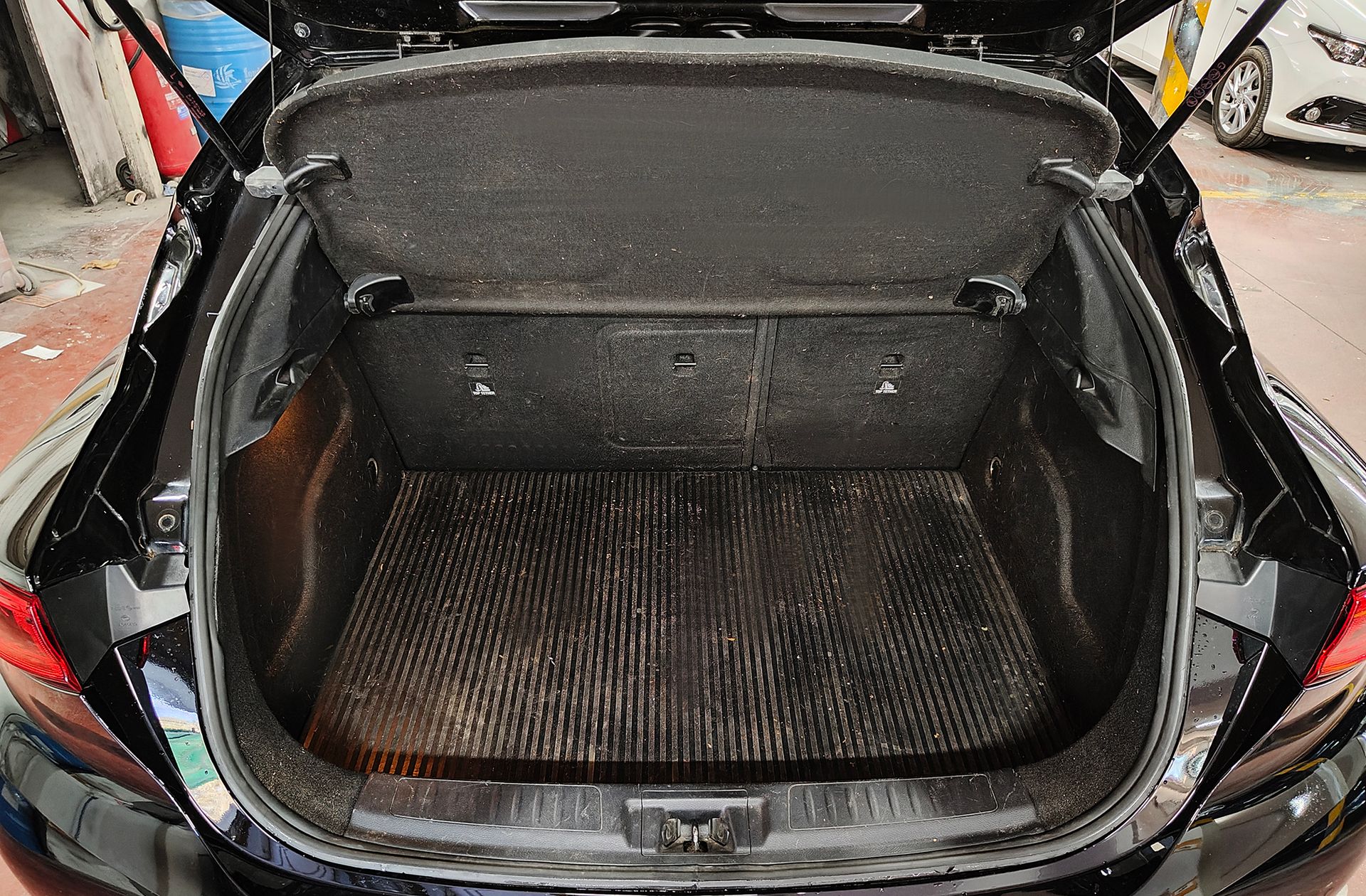 Infiniti Q30 1.6T Premium - foto 15