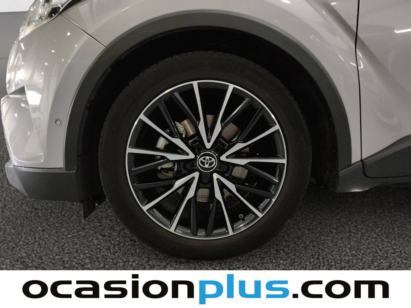 Foto Toyota C-HR Toyota C-HR 1.8 125H Dynamic Plus (122 CV)