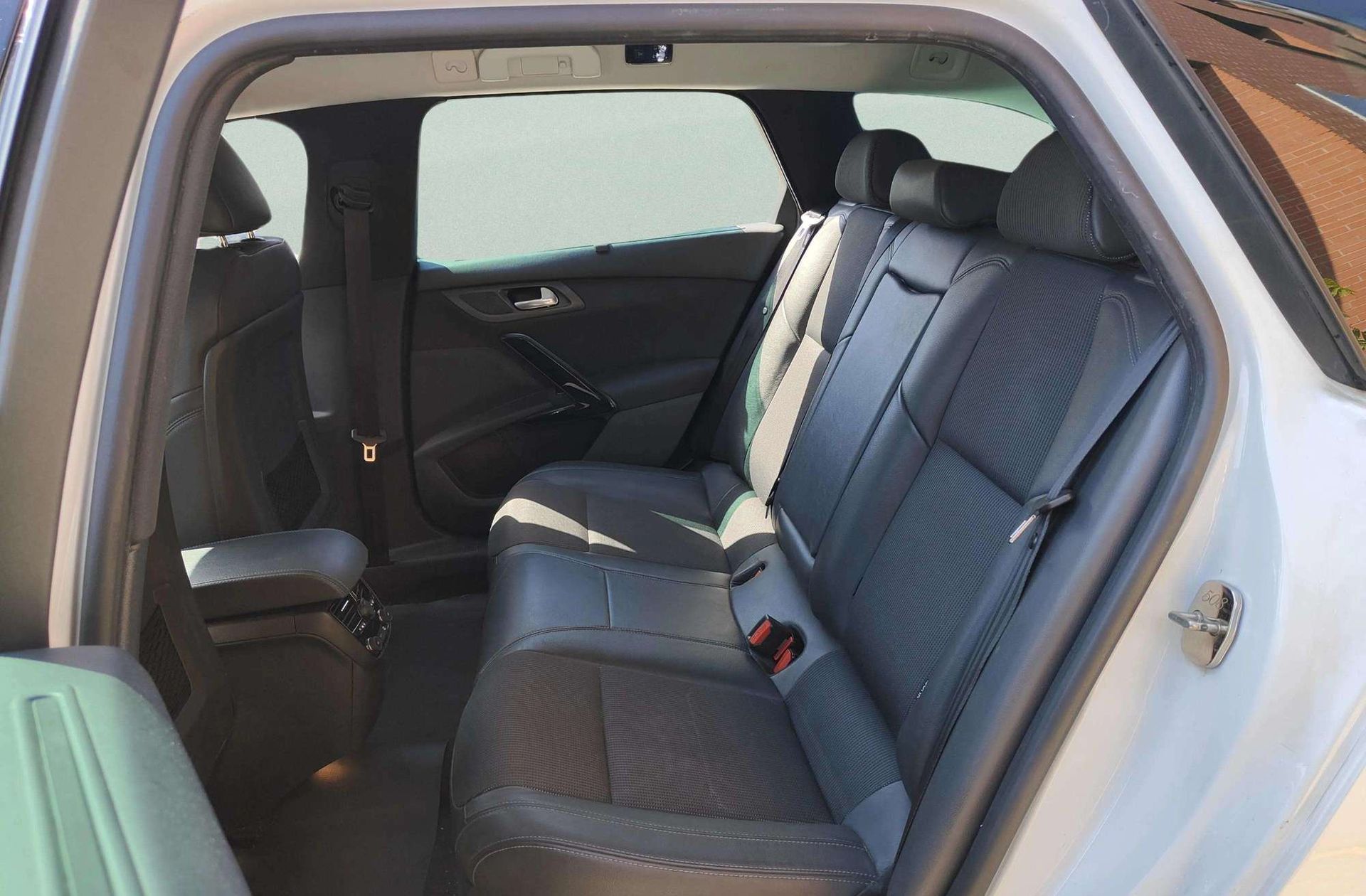 Peugeot 508 SW BlueHDi 180 Allure EAT6 - foto 14