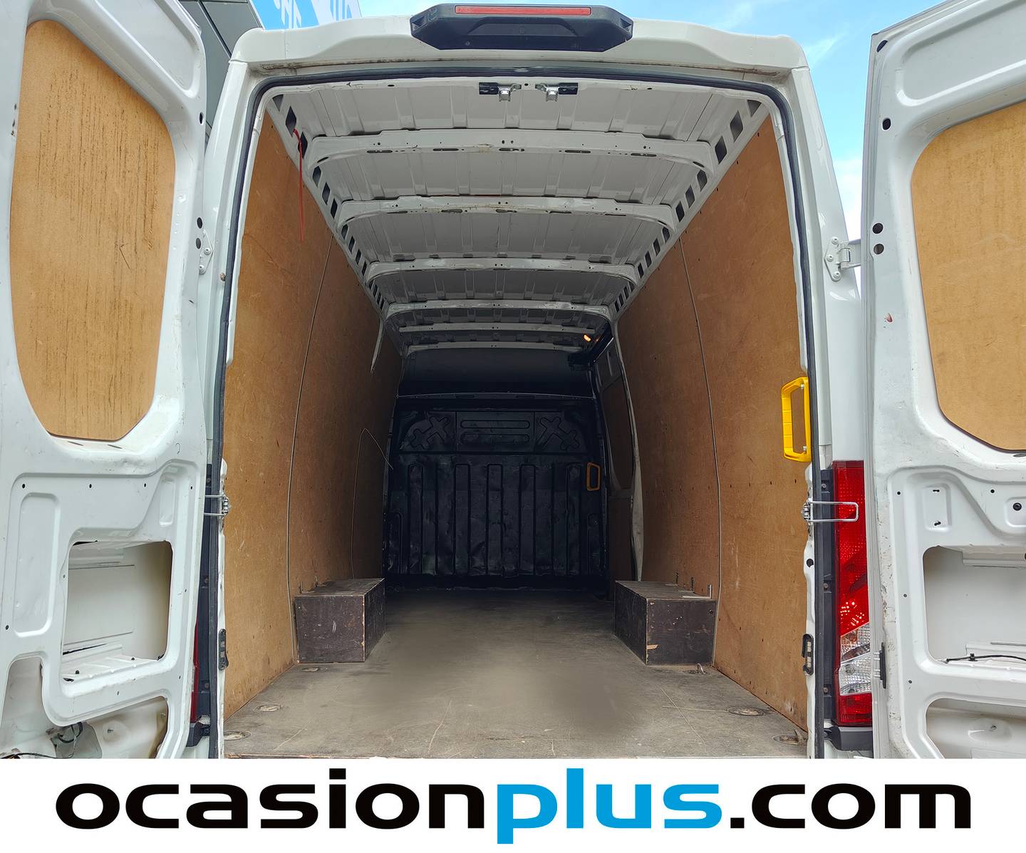 Foto asientos traseros Iveco Daily Iveco Daily 35S 16 V 4100/H2 (156 CV)