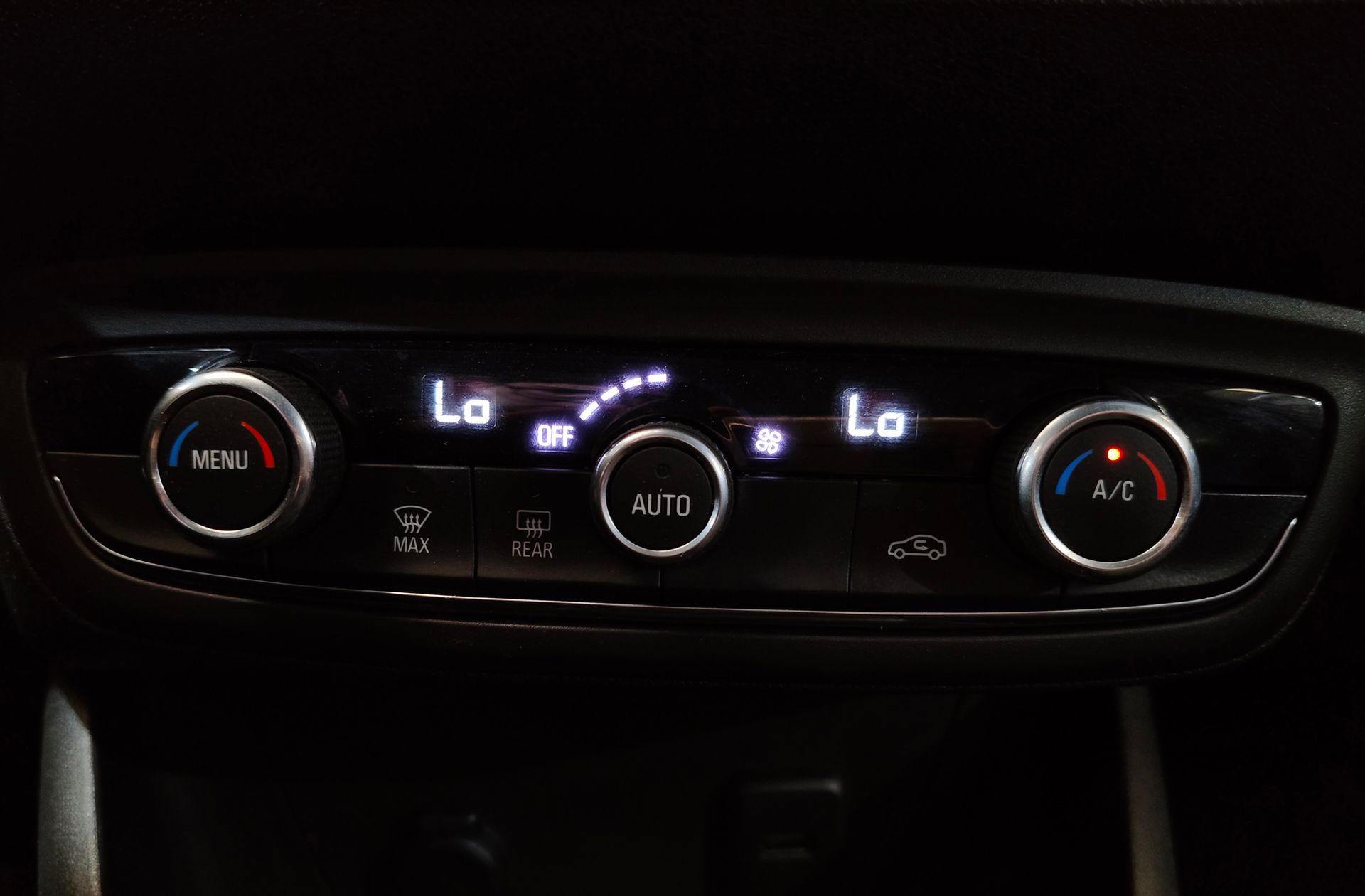 Opel Crossland 1.2 Innovation - foto 33