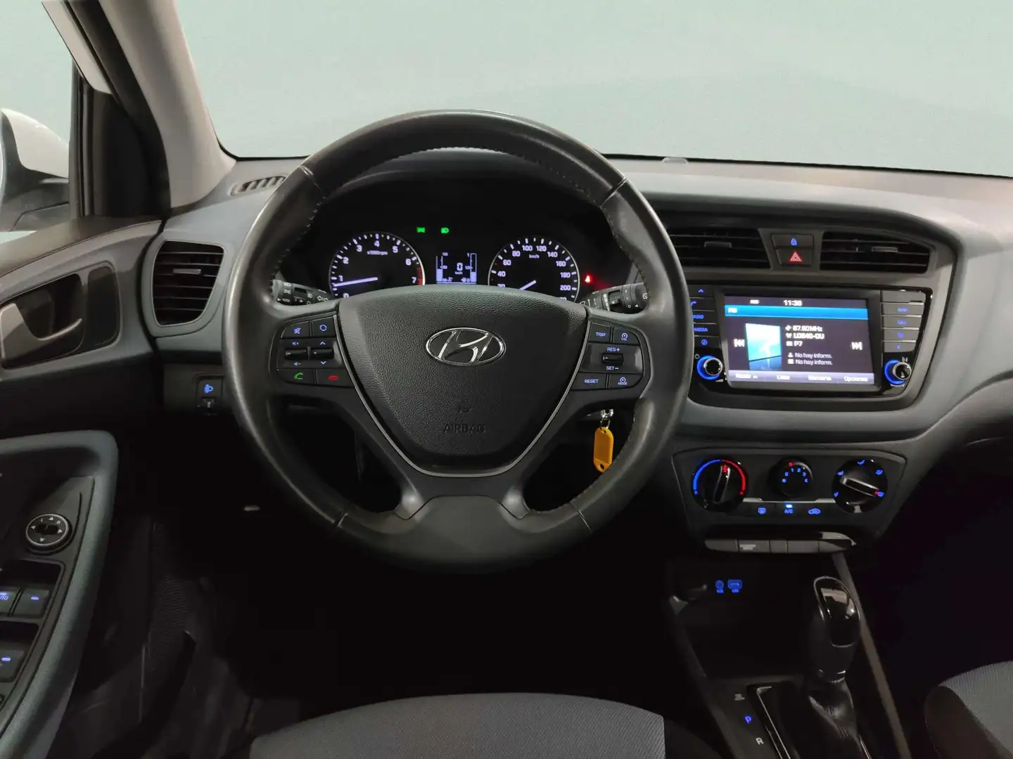 Foto Hyundai i20 Hyundai i20 1.4 MPI Link Auto  (100 CV)