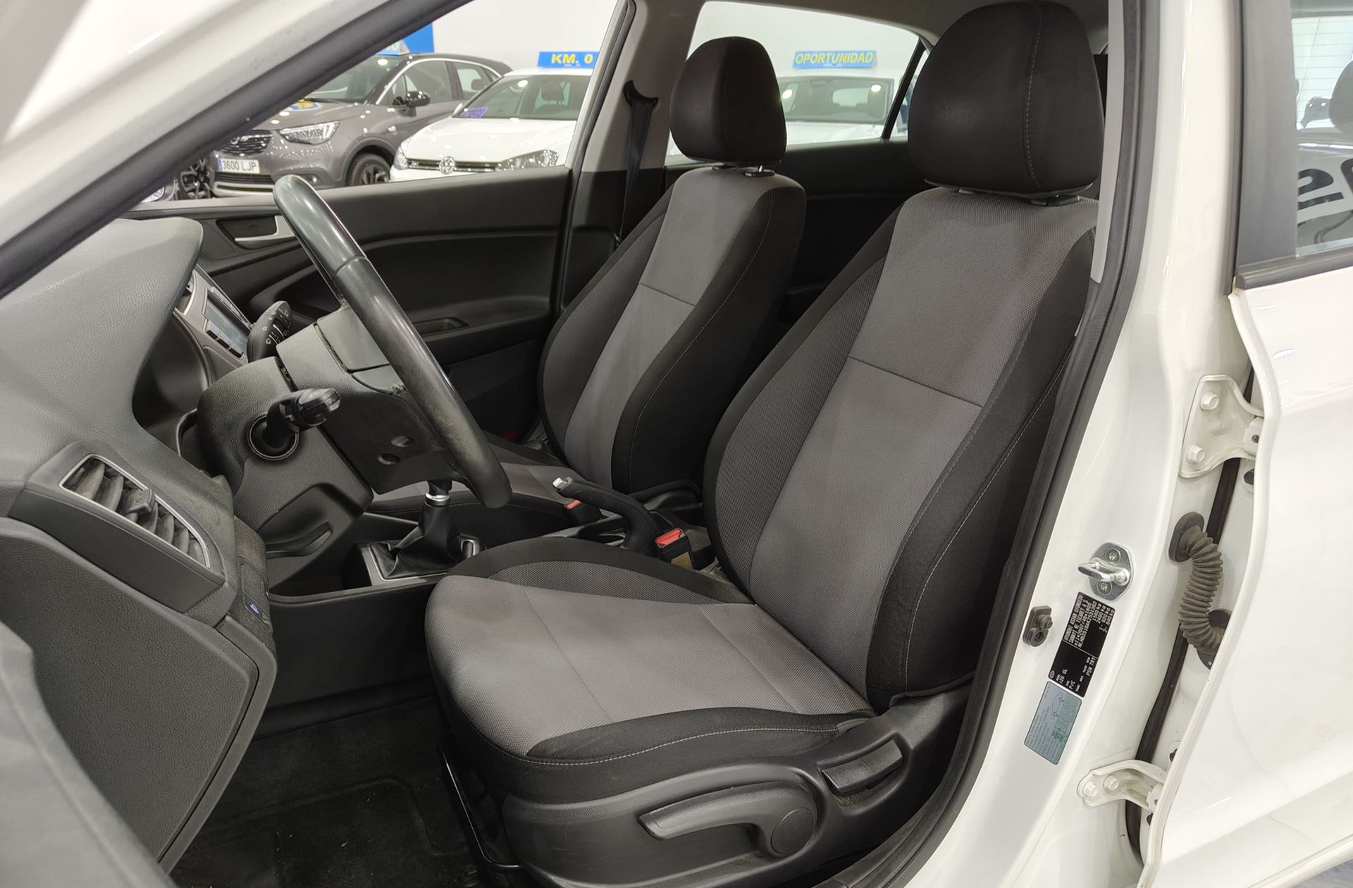 Hyundai i20 1.2 MPI Essence LE - foto 10