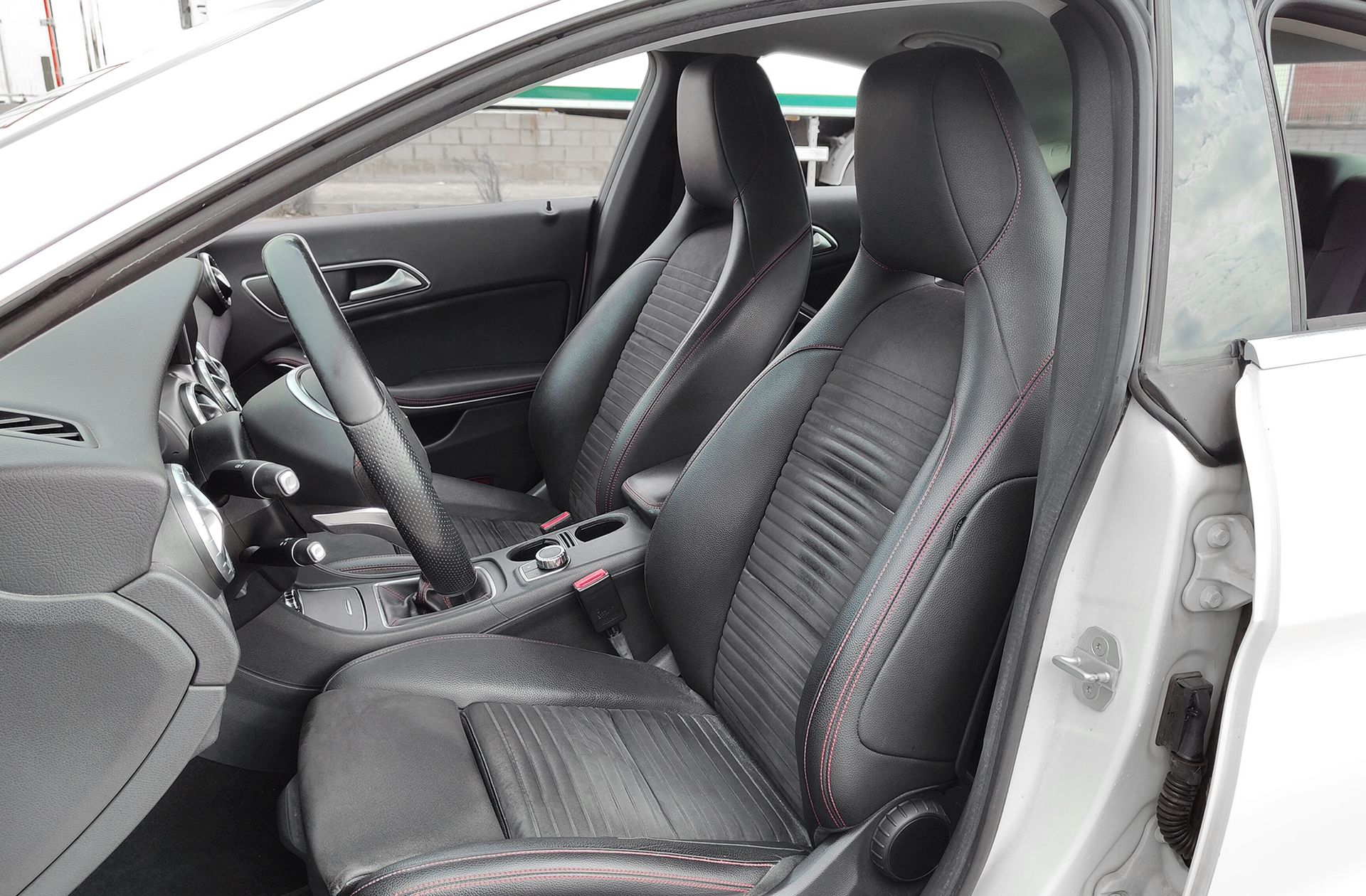Mercedes-Benz CLA 180 Pack AMG - foto 10