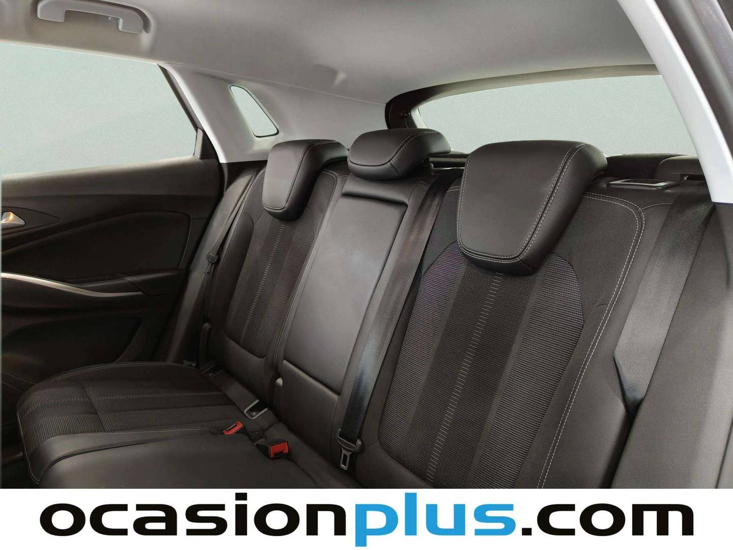 Foto asientos traseros Opel Grandland Opel Grandland 1.2 Turbo XHT S&S GS (130 CV)