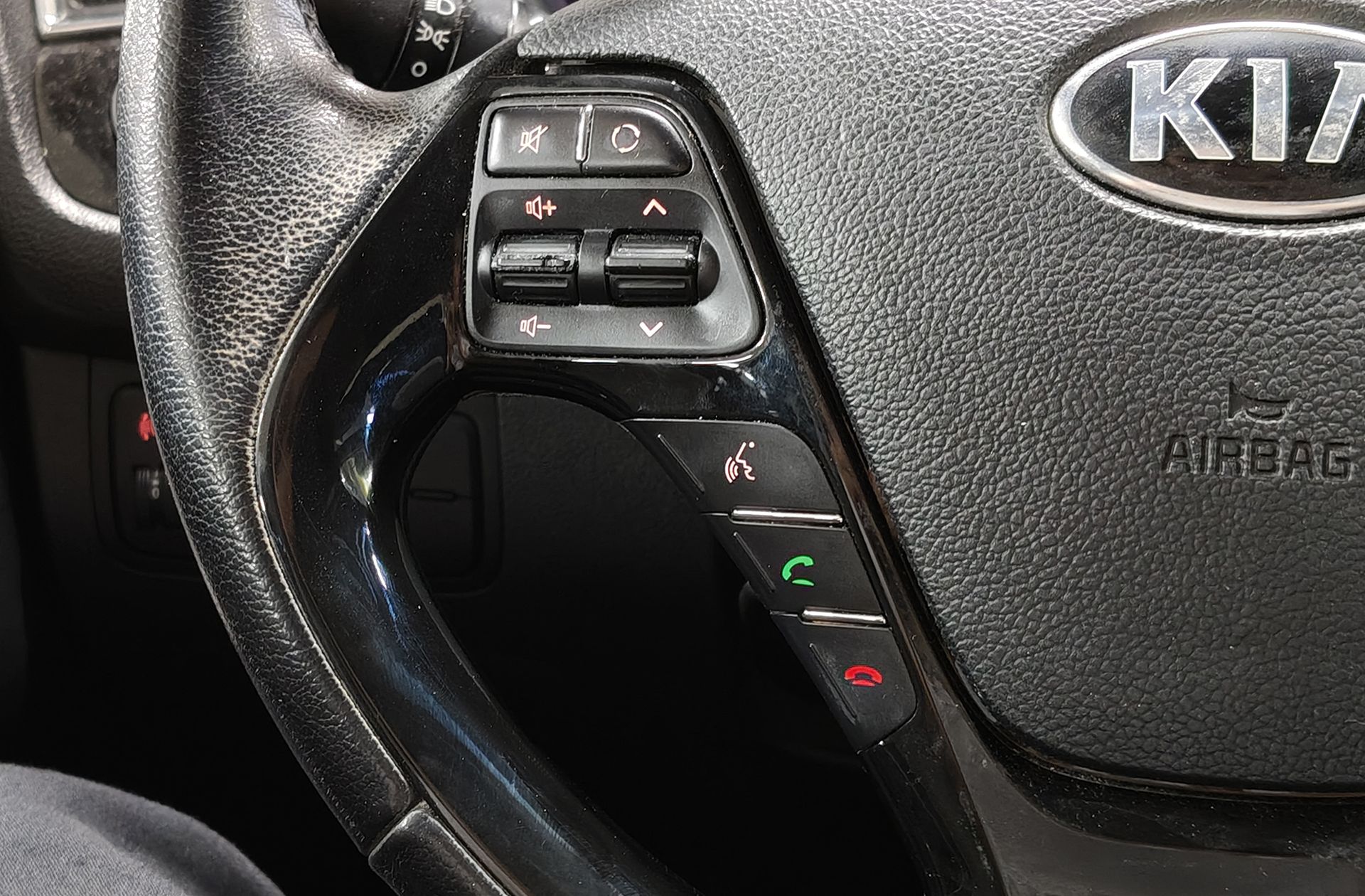 Kia Ceed 1.6 CRDi VGT x-Tech17 - foto 27