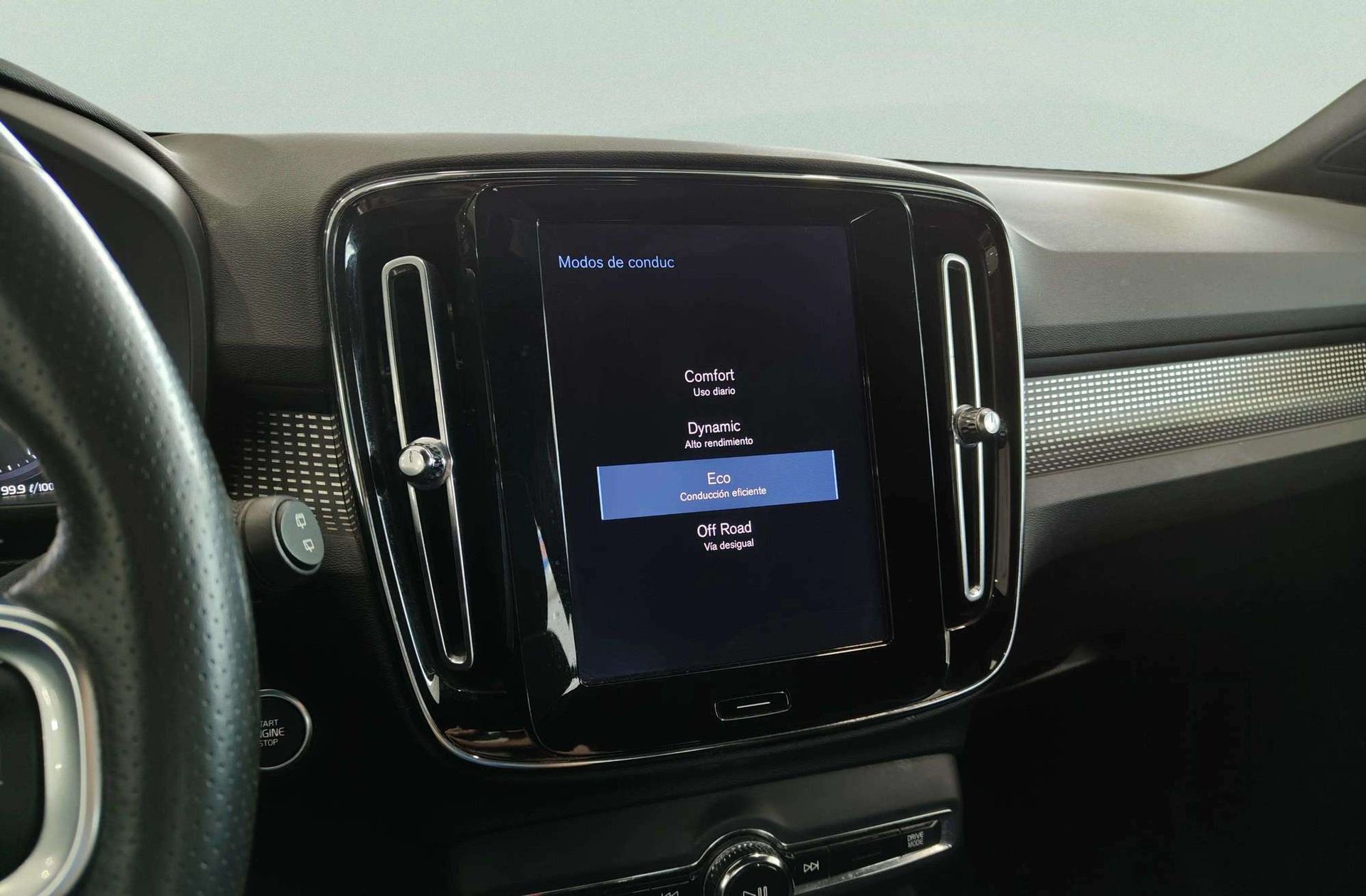 Volvo XC40 D3 R-Design - foto 12