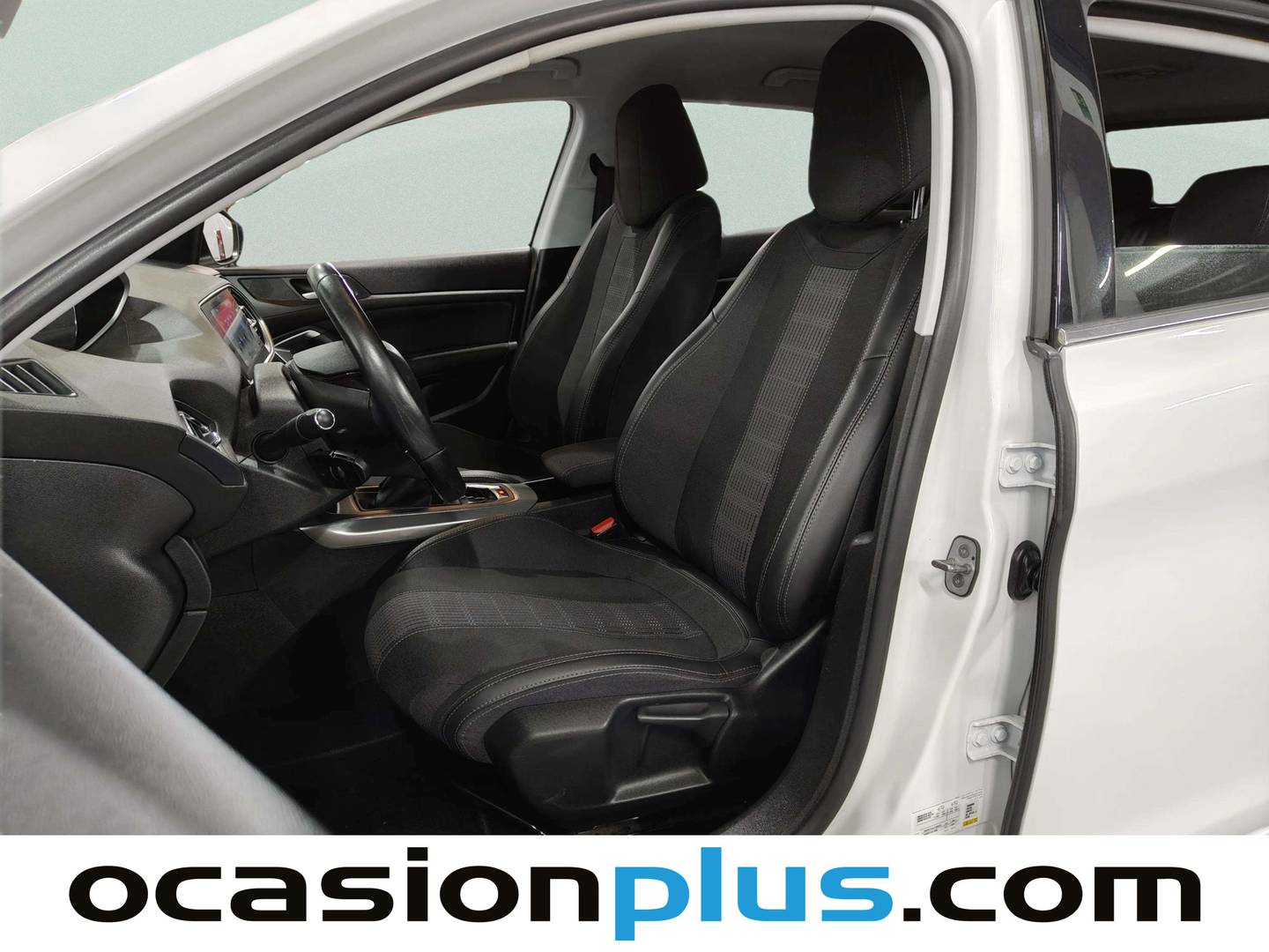 Foto asientos delanteros Peugeot 308 Peugeot 308 BlueHDi 130 Allure (130 CV)