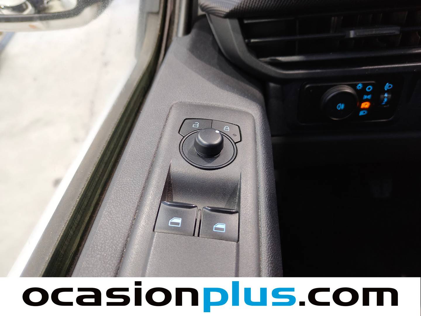 Ford Transit Custom Ford Transit Custom Kombi 2.0 EcoBlue 320 L1 Trend (136 CV) seminuevo