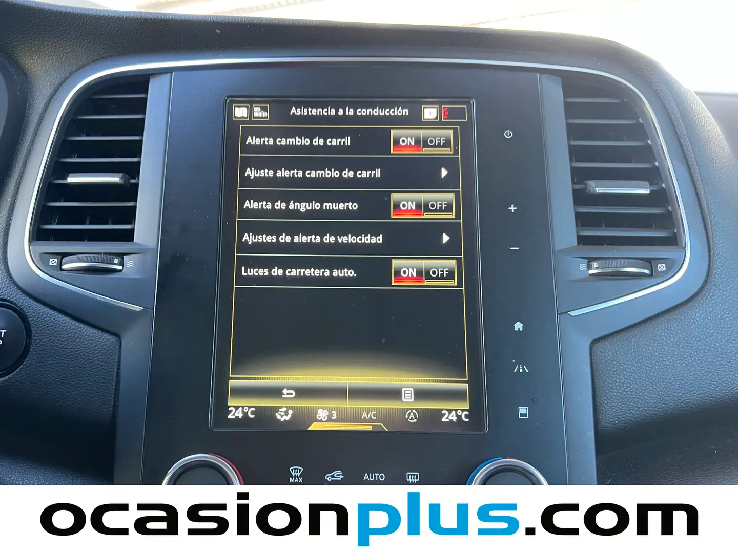 Foto Renault Mégane Renault Megane Sport Tourer Zen TCe (140 CV) GPF