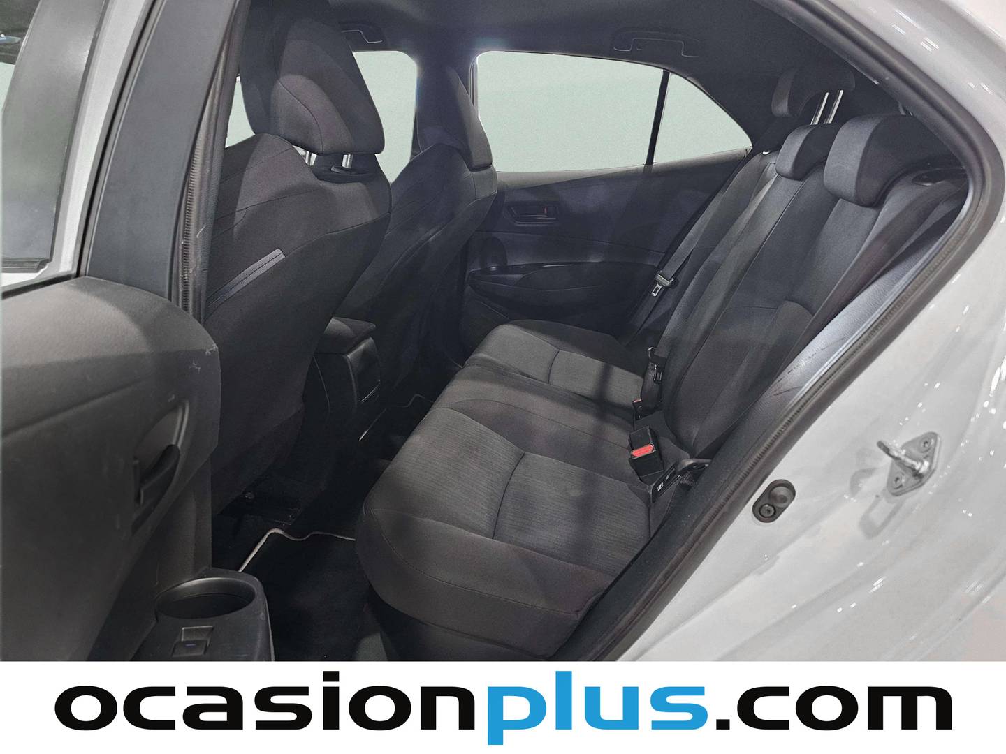 Foto asientos traseros Toyota Corolla Toyota Corolla 1.8 125 Híbrido Active Tech E-CVT (122 CV)