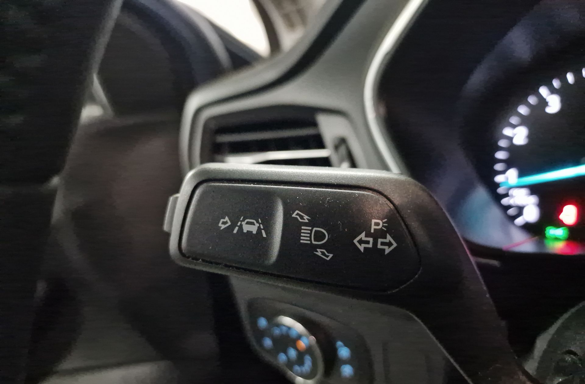 Ford Focus 1.0 EcoBoost MHEV Active - foto 28