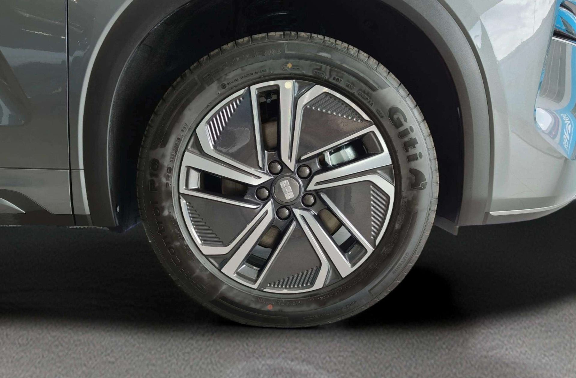 Geely Starray EM-i 1.5 PHEV Pro - foto 38