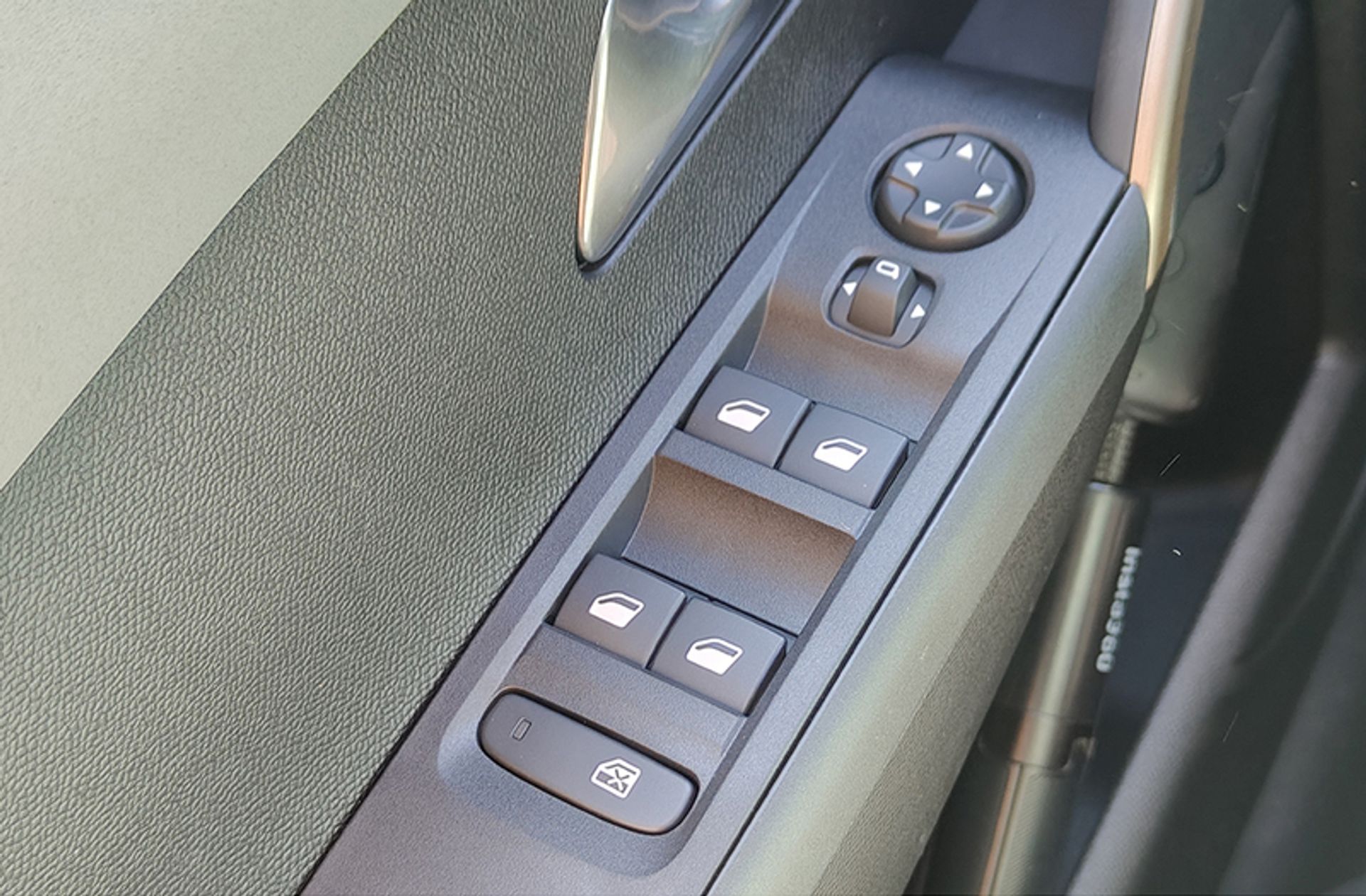 Lancia Ypsilon Hybrid - foto 31