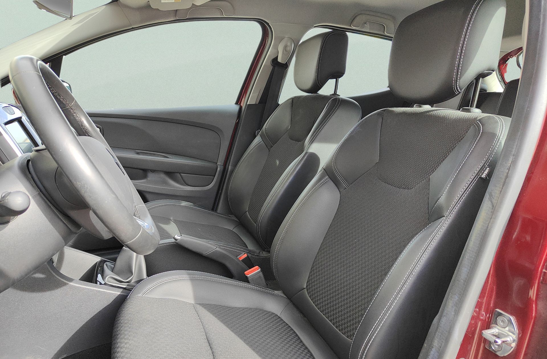 Renault Clio Zen TCe - foto 11