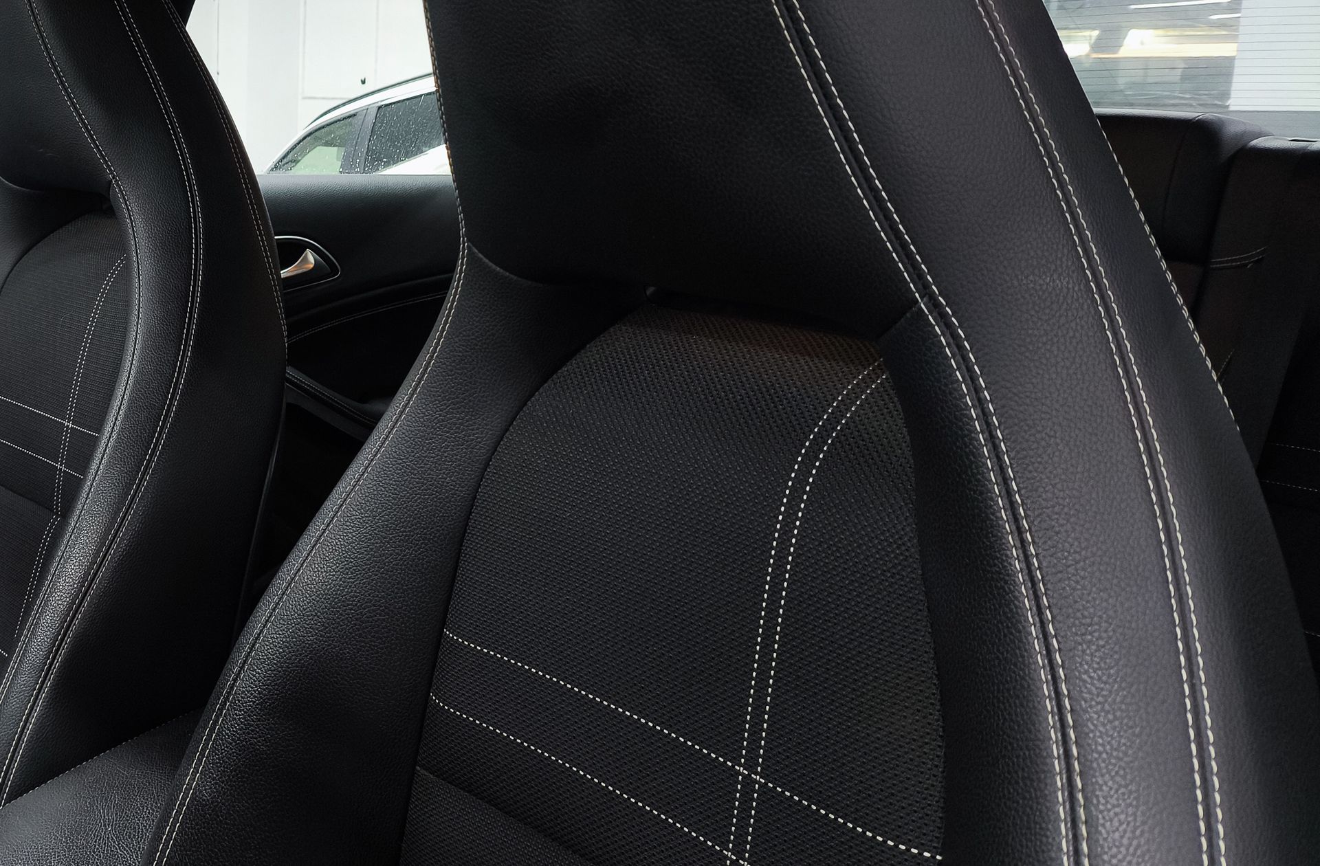 Mercedes-Benz CLA 200 - foto 7
