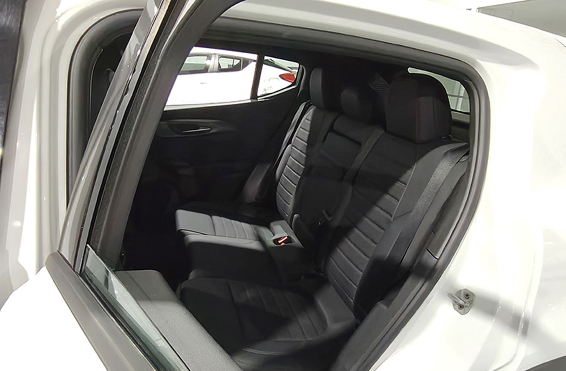 Alfa Romeo Tonale 1.5 MHEV Sprint FWD - foto 13