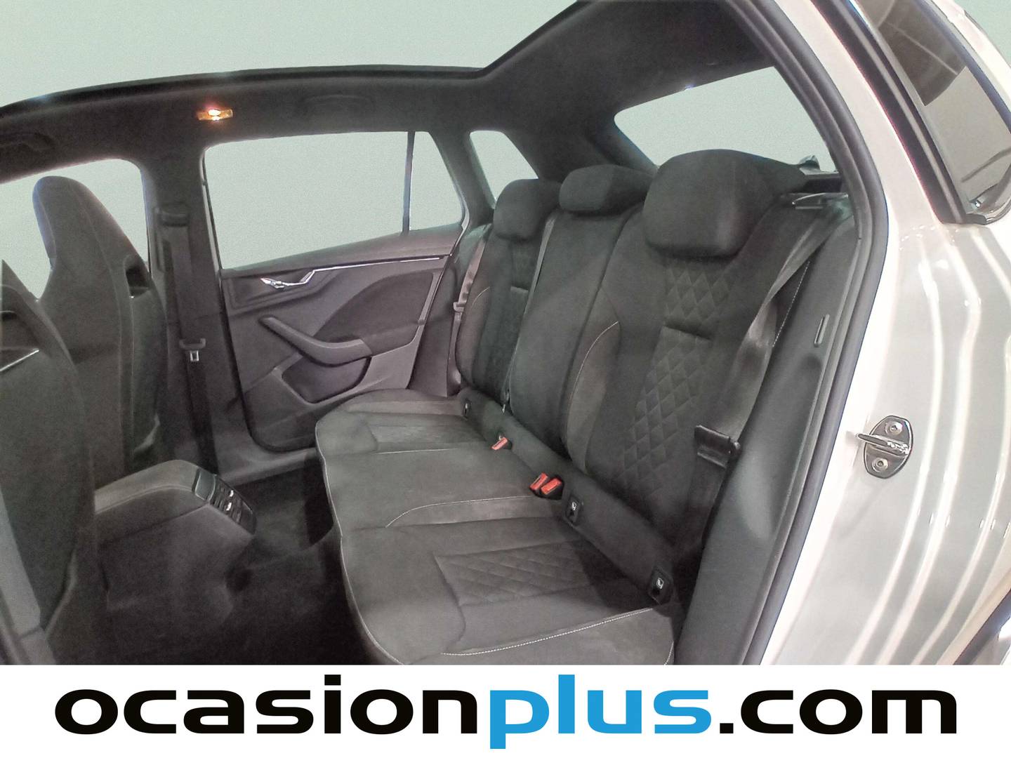 Foto asientos traseros Skoda Kamiq Skoda Kamiq 1.5 TSI Sport DSG (150 CV)