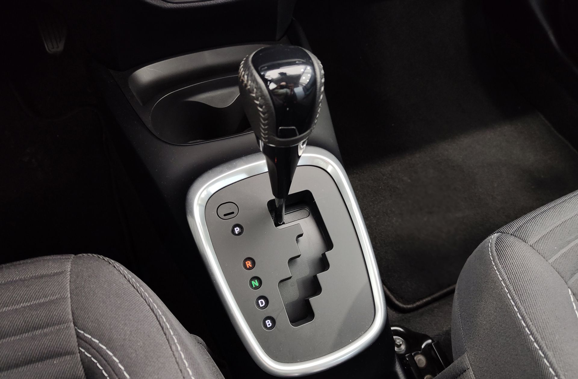 Toyota Yaris 100H Feel - foto 5