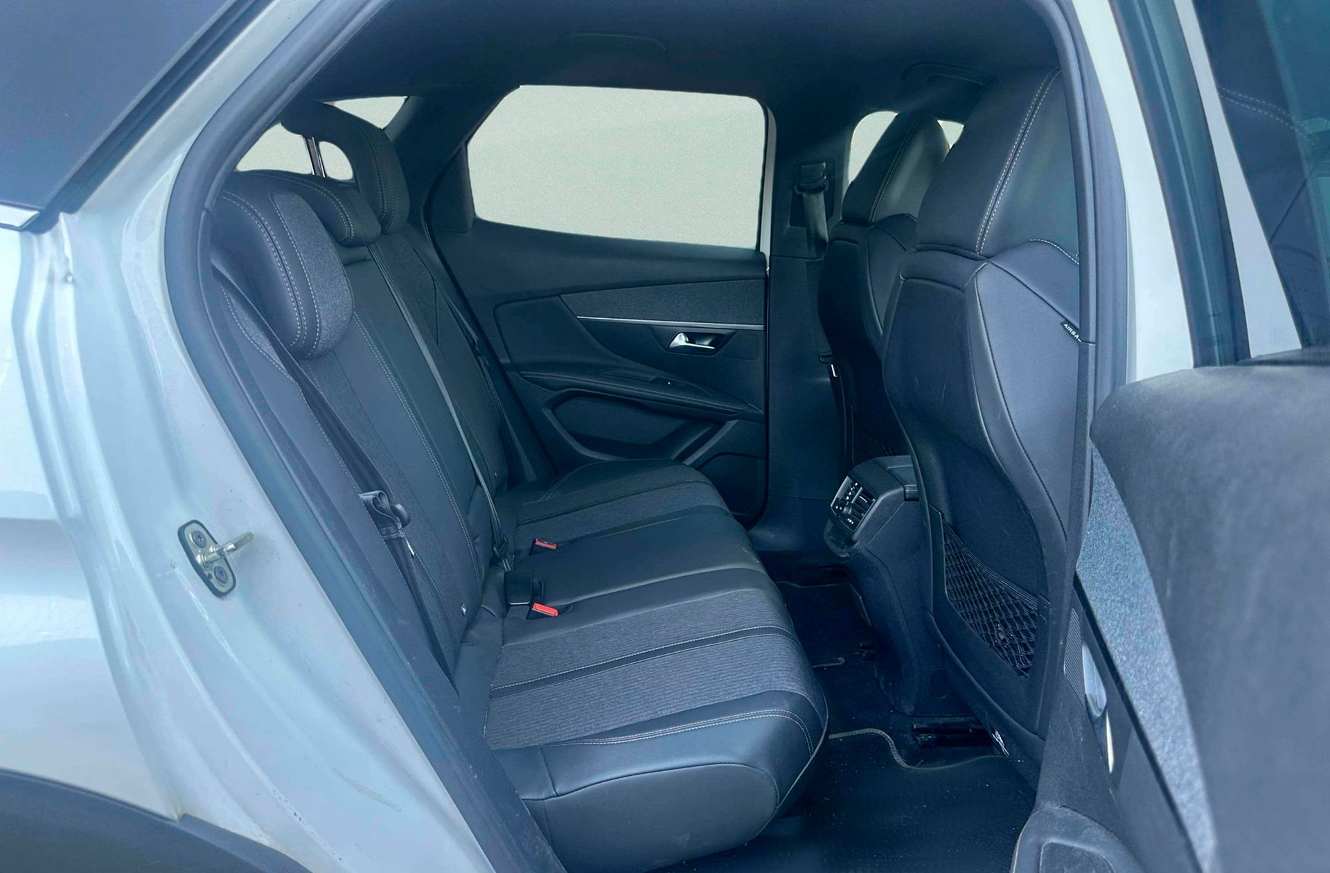 Peugeot 3008 PureTech 130 GT Line EAT8 - foto 18