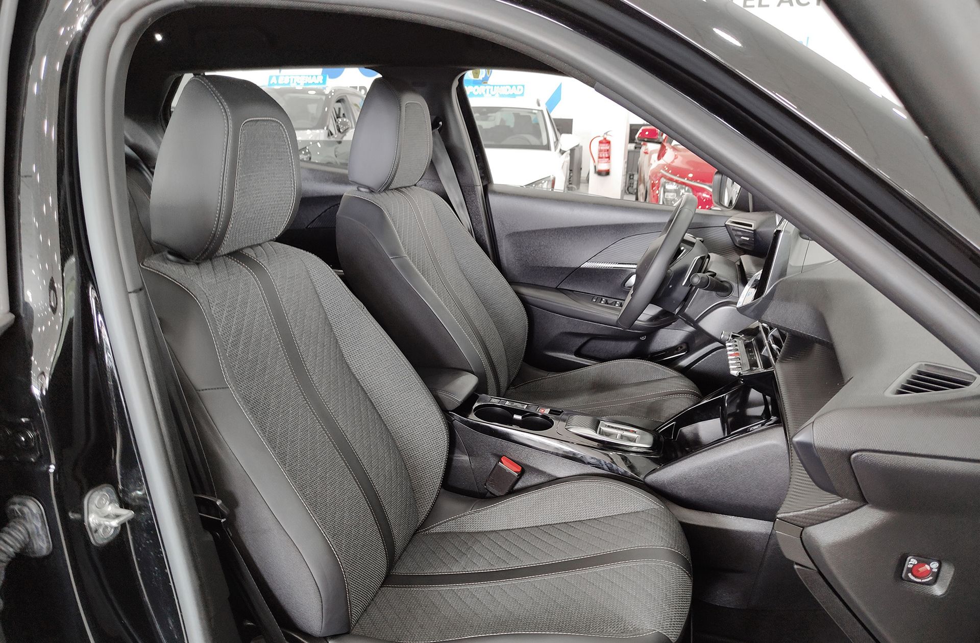 Peugeot 2008 Allure Hybrid eDCS6 - foto 19