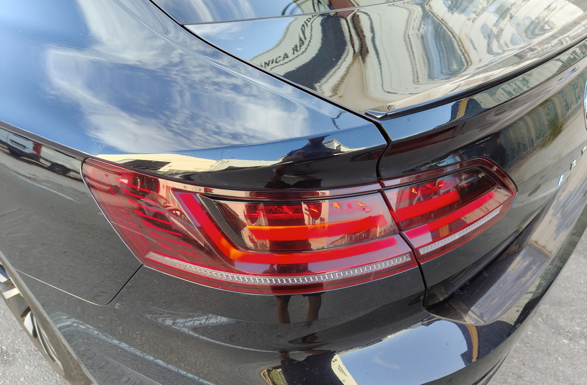 Volkswagen Arteon R-Line 2.0 TSI DSG - foto 18