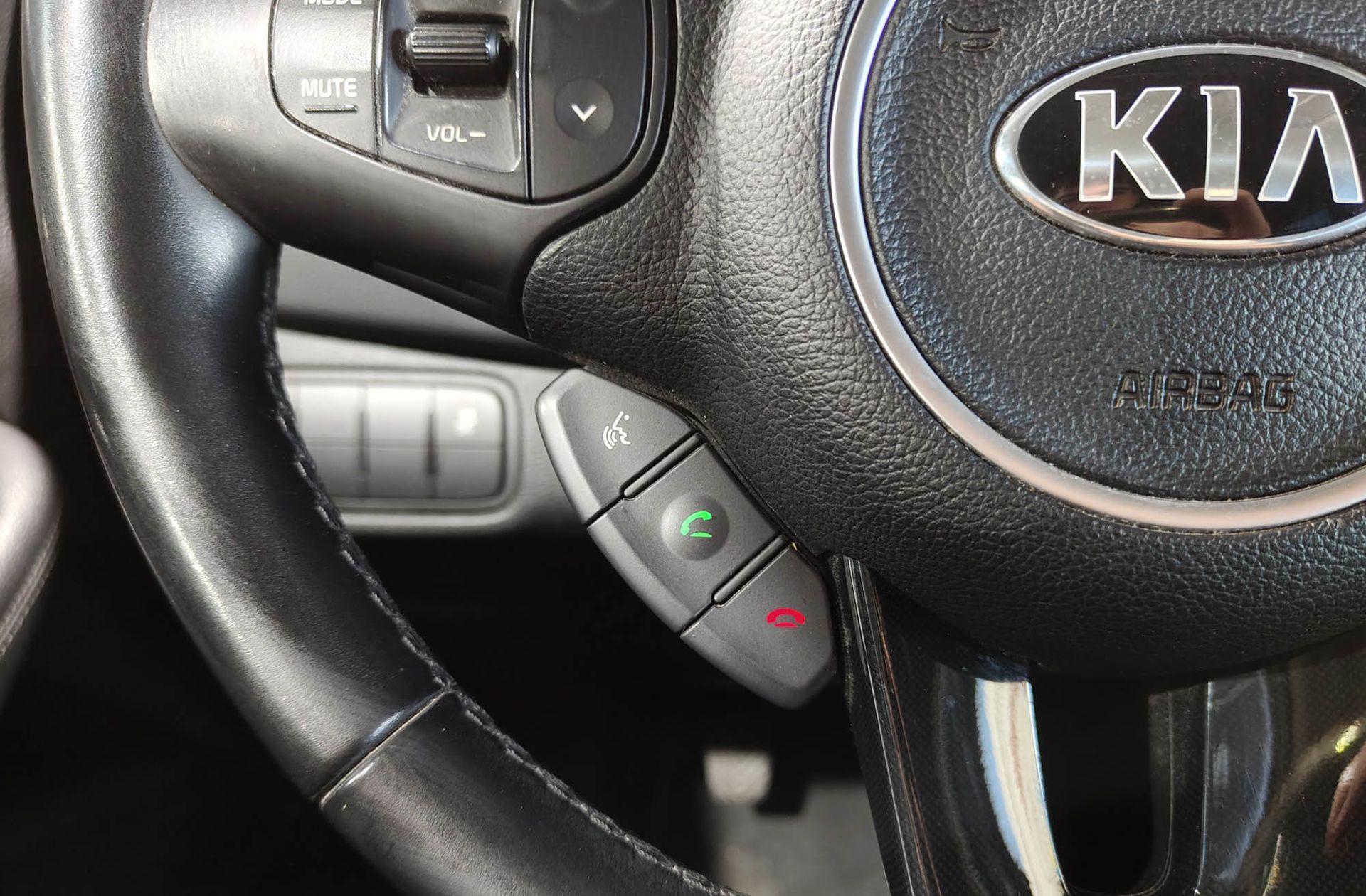 Kia Carens 1.6 GDi Drive - foto 28