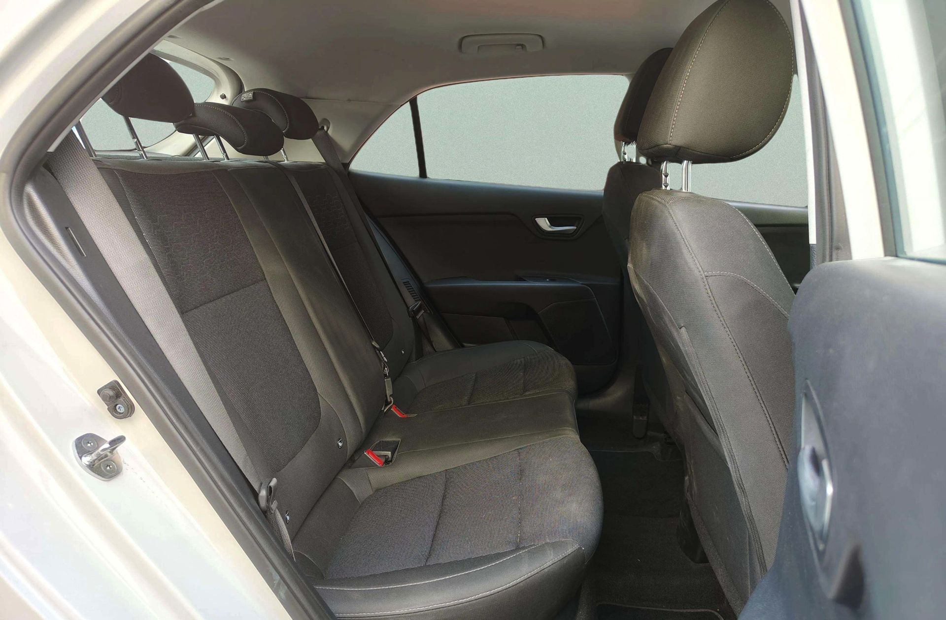 Kia Rio 1.0 T-GDi MHEV iMT Drive - foto 17
