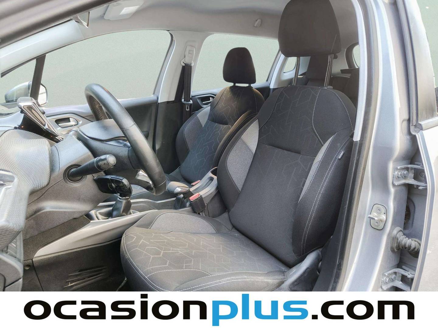 Foto asientos delanteros Peugeot 2008 Peugeot 2008 PureTech 110 S&S Active (110 CV)